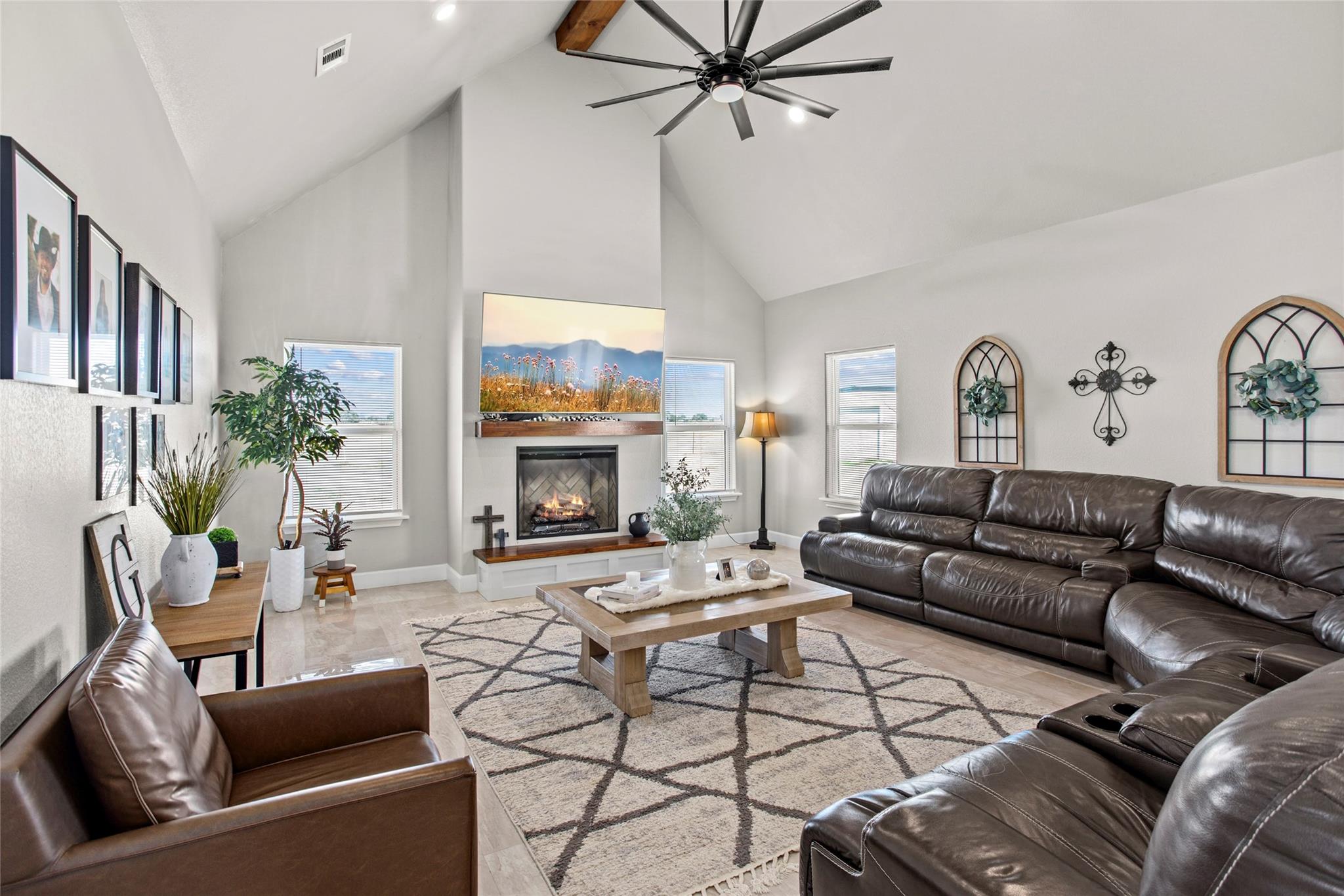 1115 Private Road 8022, Lincoln, TX 78948