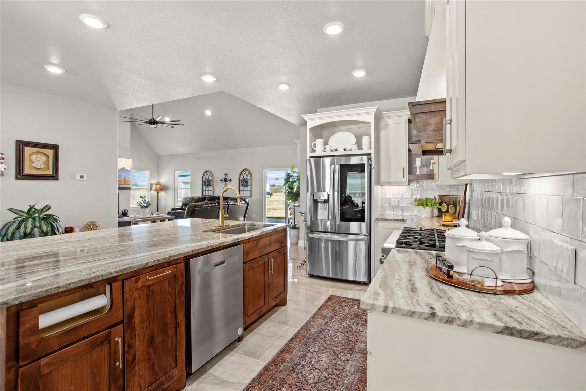 1115 Private Road 8022, Lincoln, TX 78948