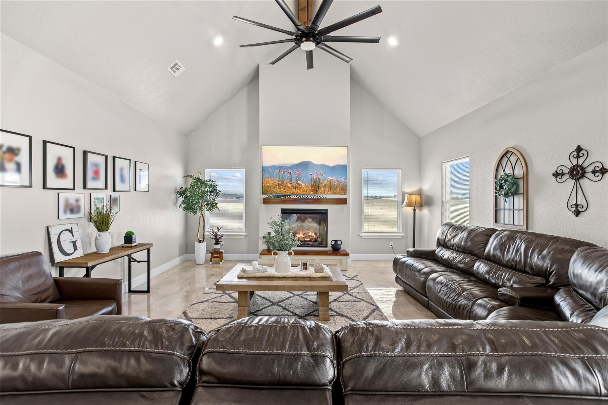 1115 Private Road 8022, Lincoln, TX 78948