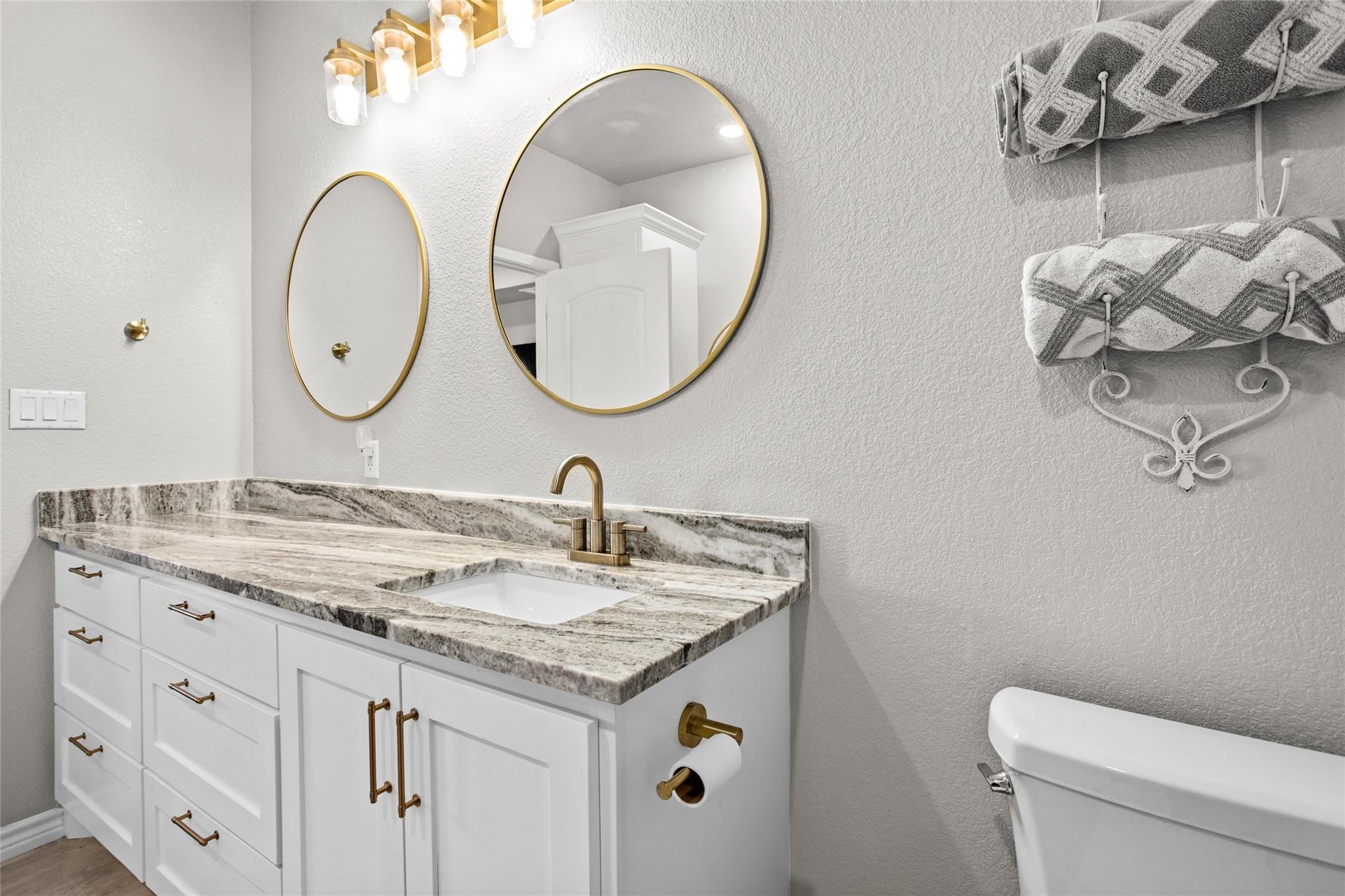 1115 Private Road 8022, Lincoln, TX 78948