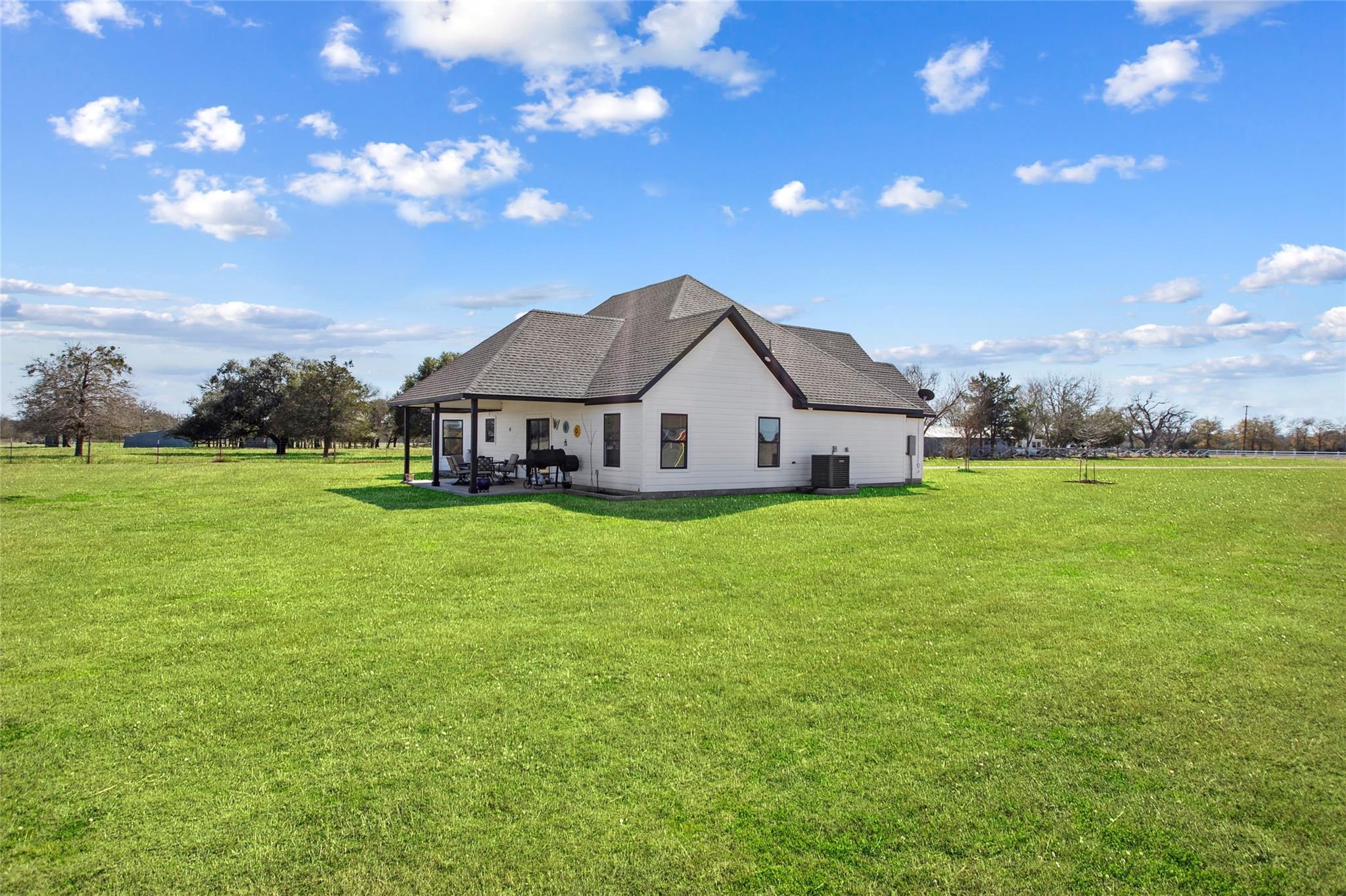 1115 Private Road 8022, Lincoln, TX 78948