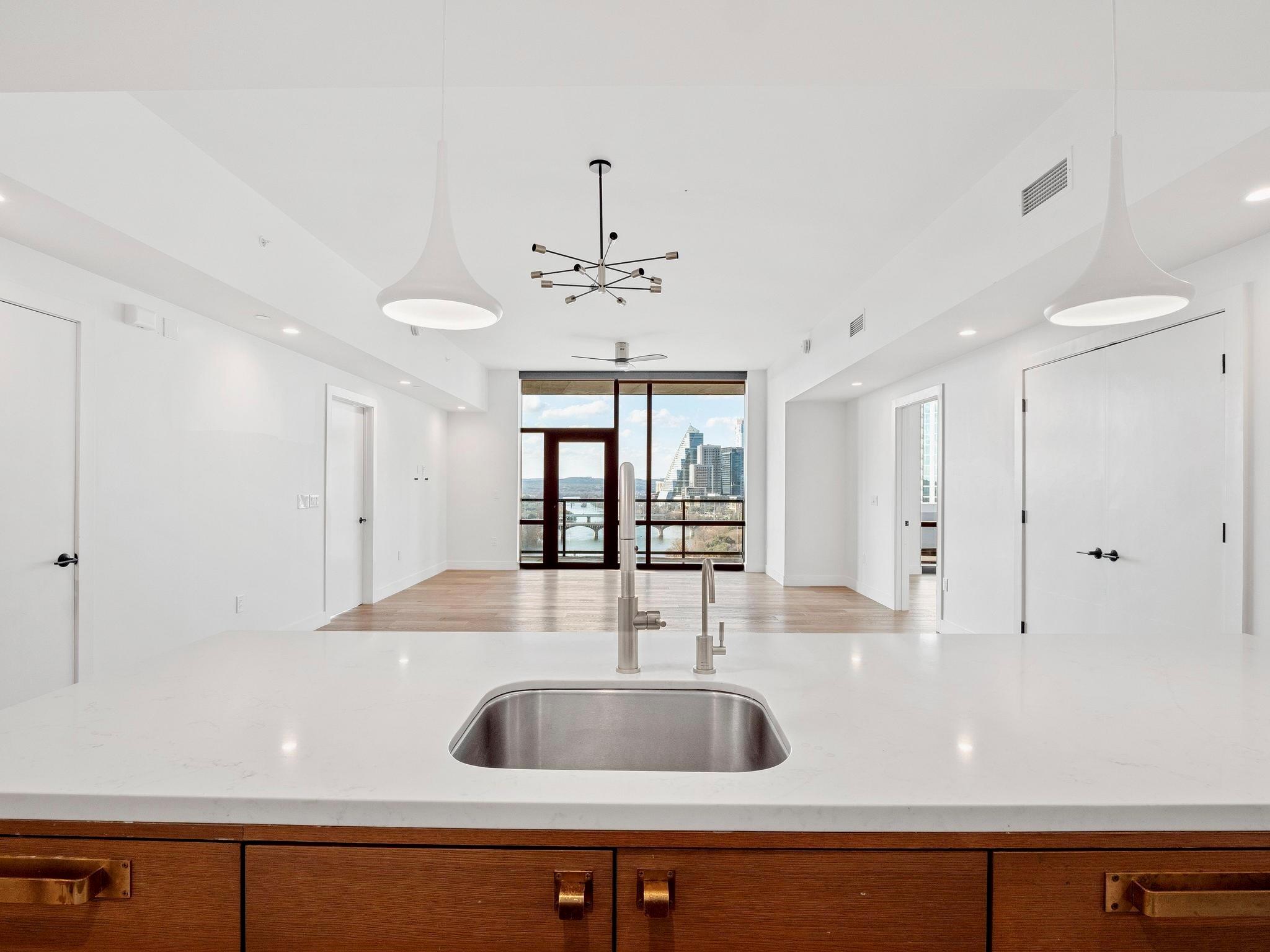 70 Rainey St # 1206, Austin, TX 78701