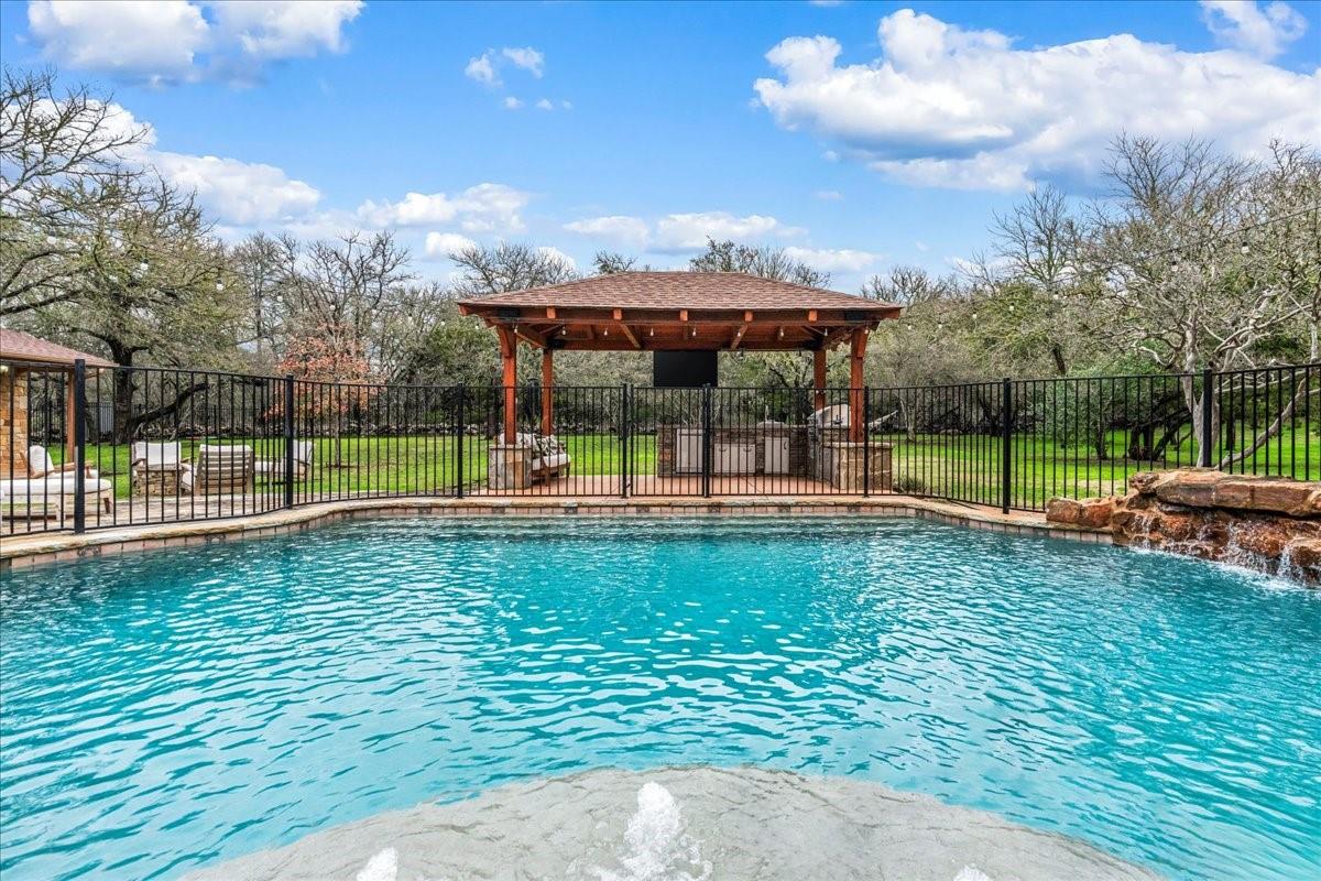 1413 Little Bear Rd, Buda, TX 78610