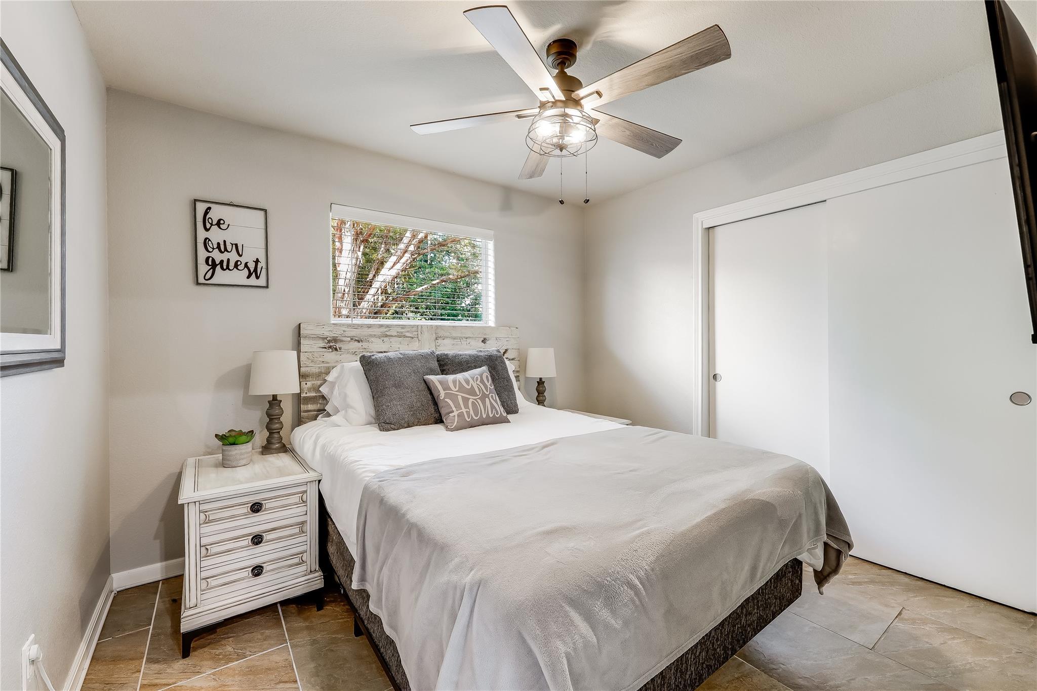 426 Summit Ridge Dr N, Point Venture, TX 78645