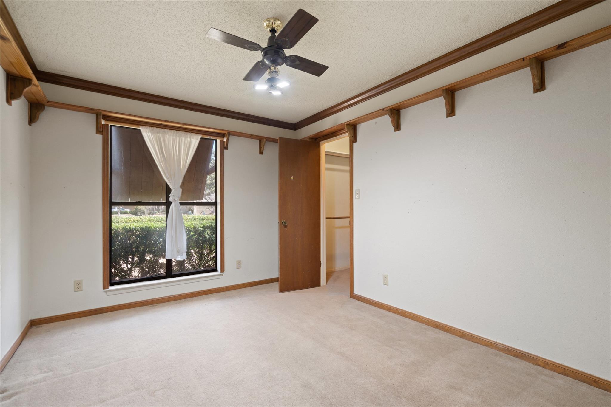 209 Duck Lake Dr, Lakeway, TX 78734