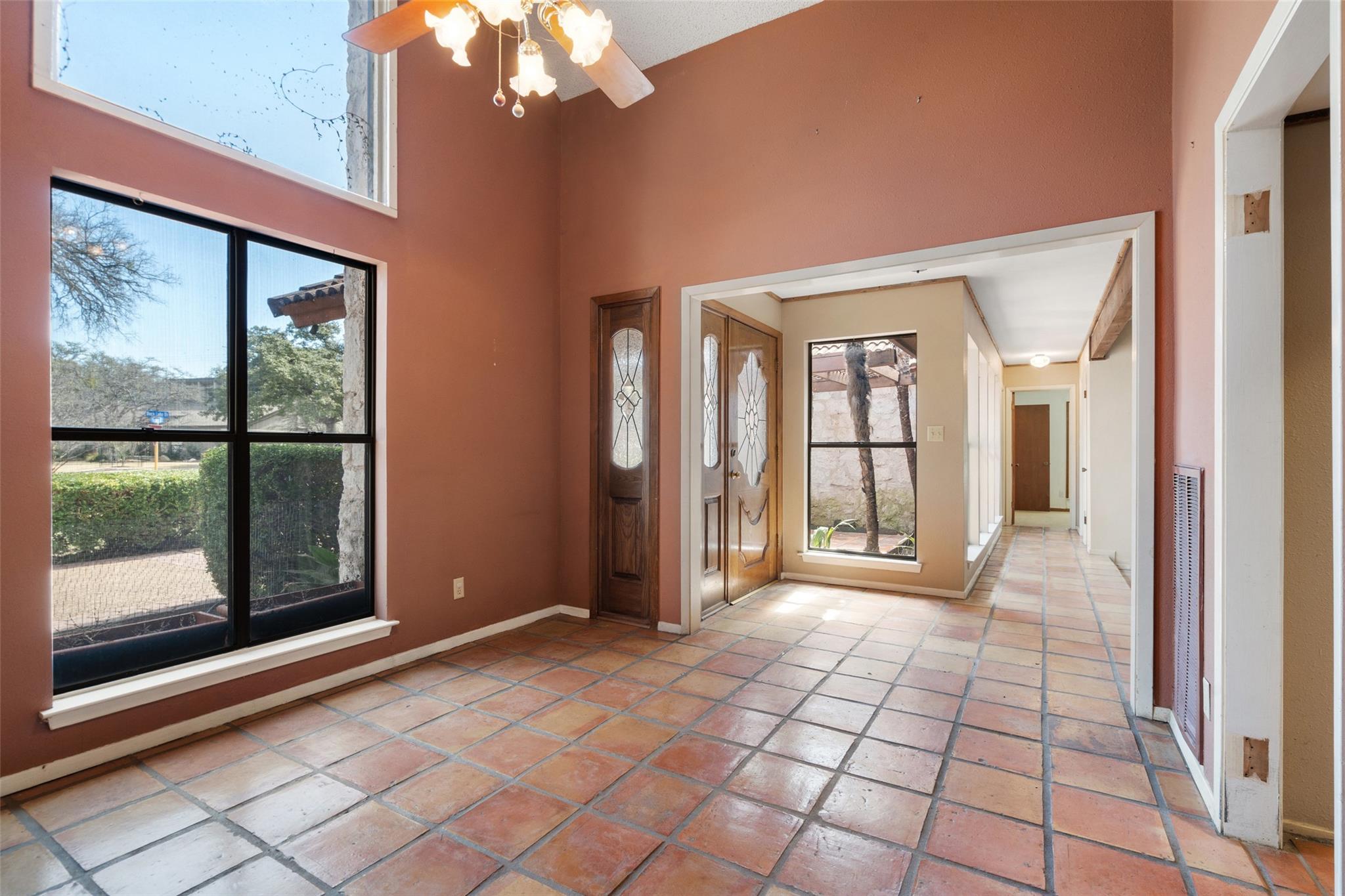 209 Duck Lake Dr, Lakeway, TX 78734