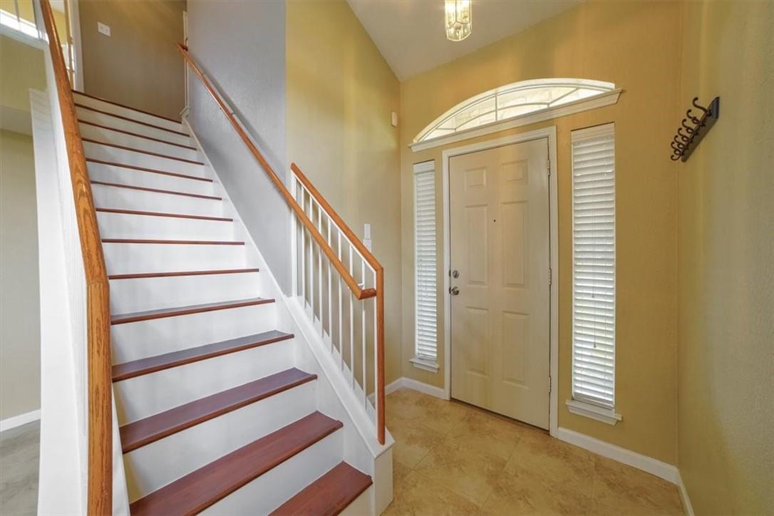 2812 Greenlee Dr, Leander, TX 78641