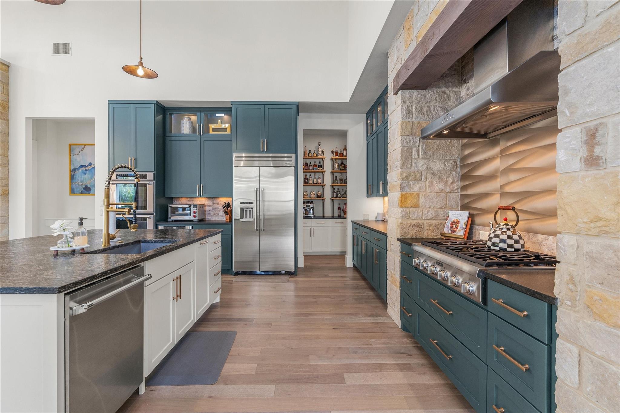 11600 Shoreview Overlook, Austin, TX 78732