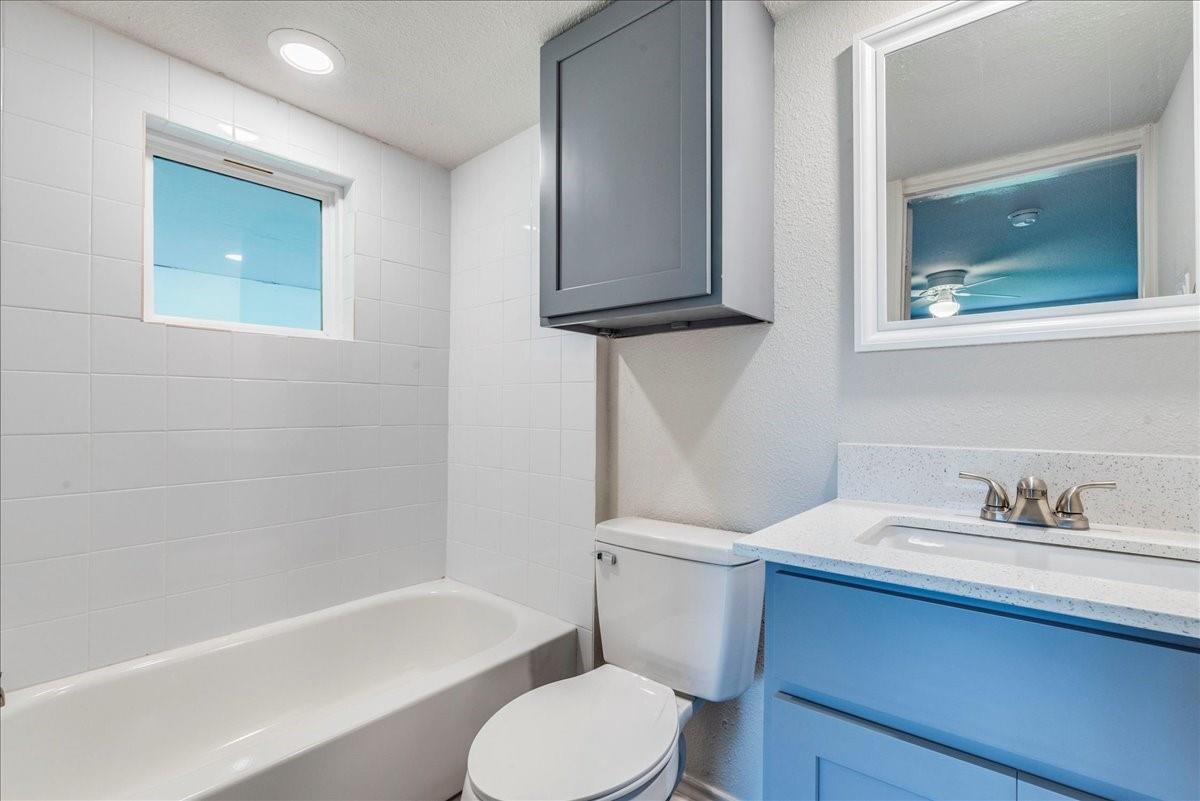112 Gazley St # A, Smithville, TX 78957
