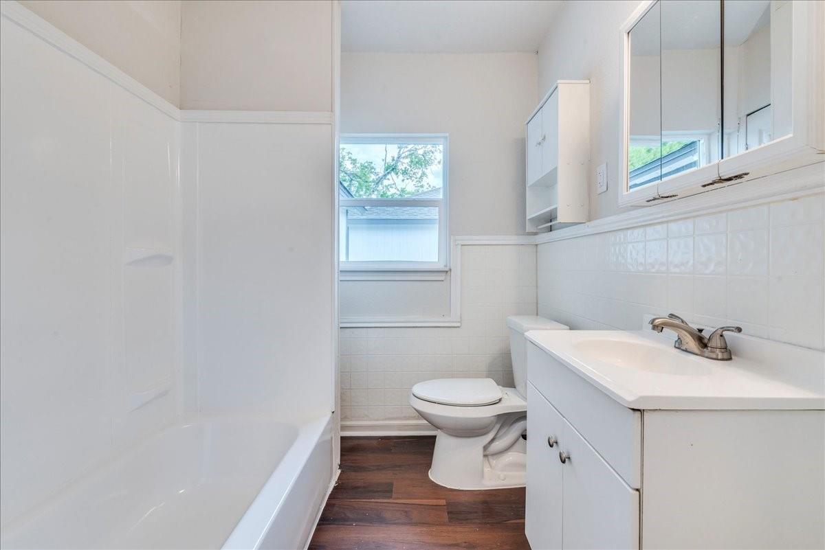 112 Gazley St # A, Smithville, TX 78957