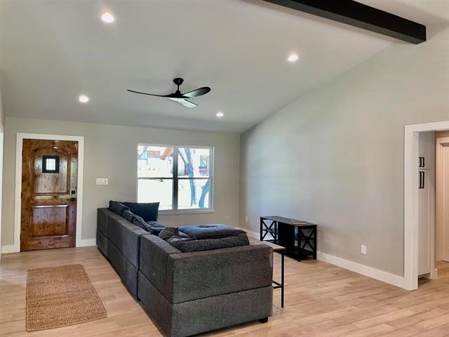 303 Mahan St, Meadowlakes, TX 78654
