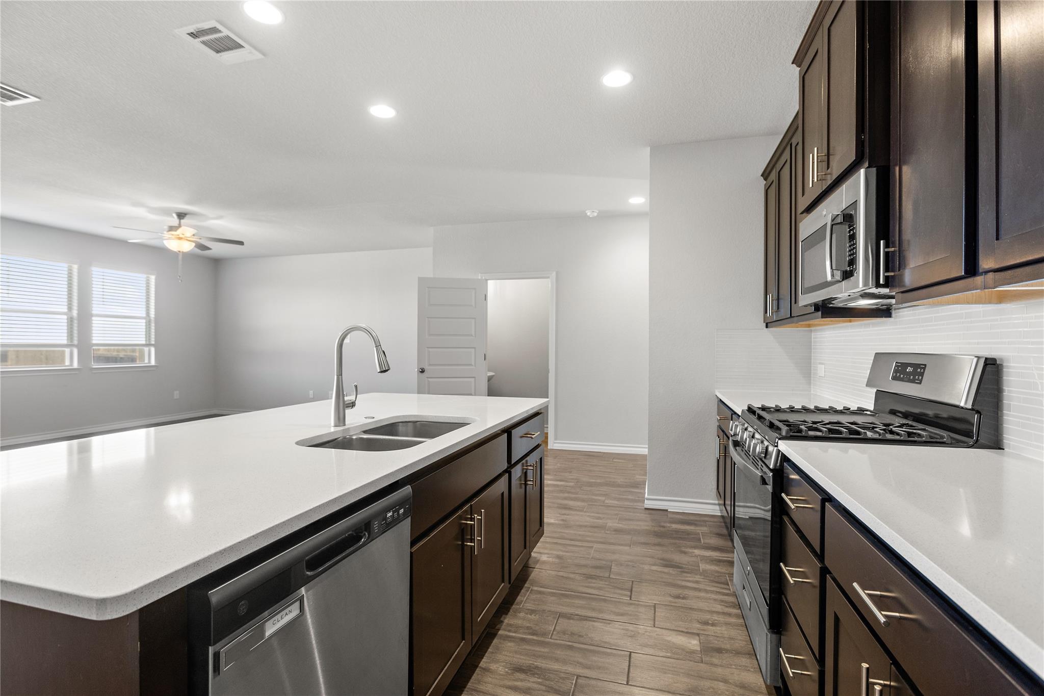 798 Eves Necklace Dr, Buda, TX 78610