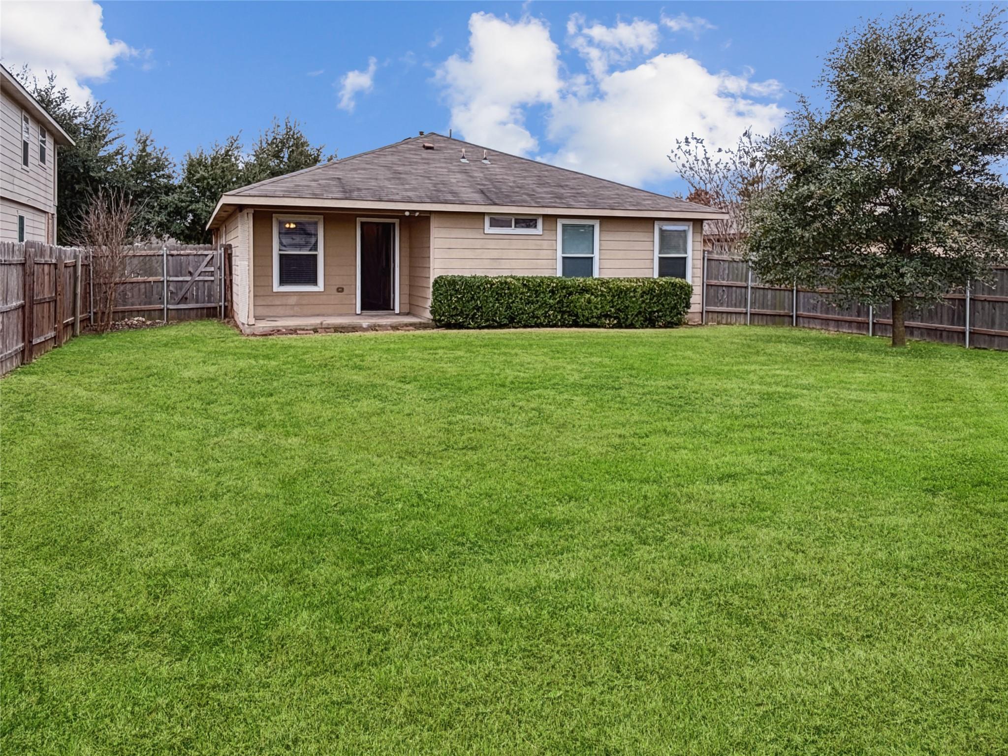 431 Old West Trl, Buda, TX 78610