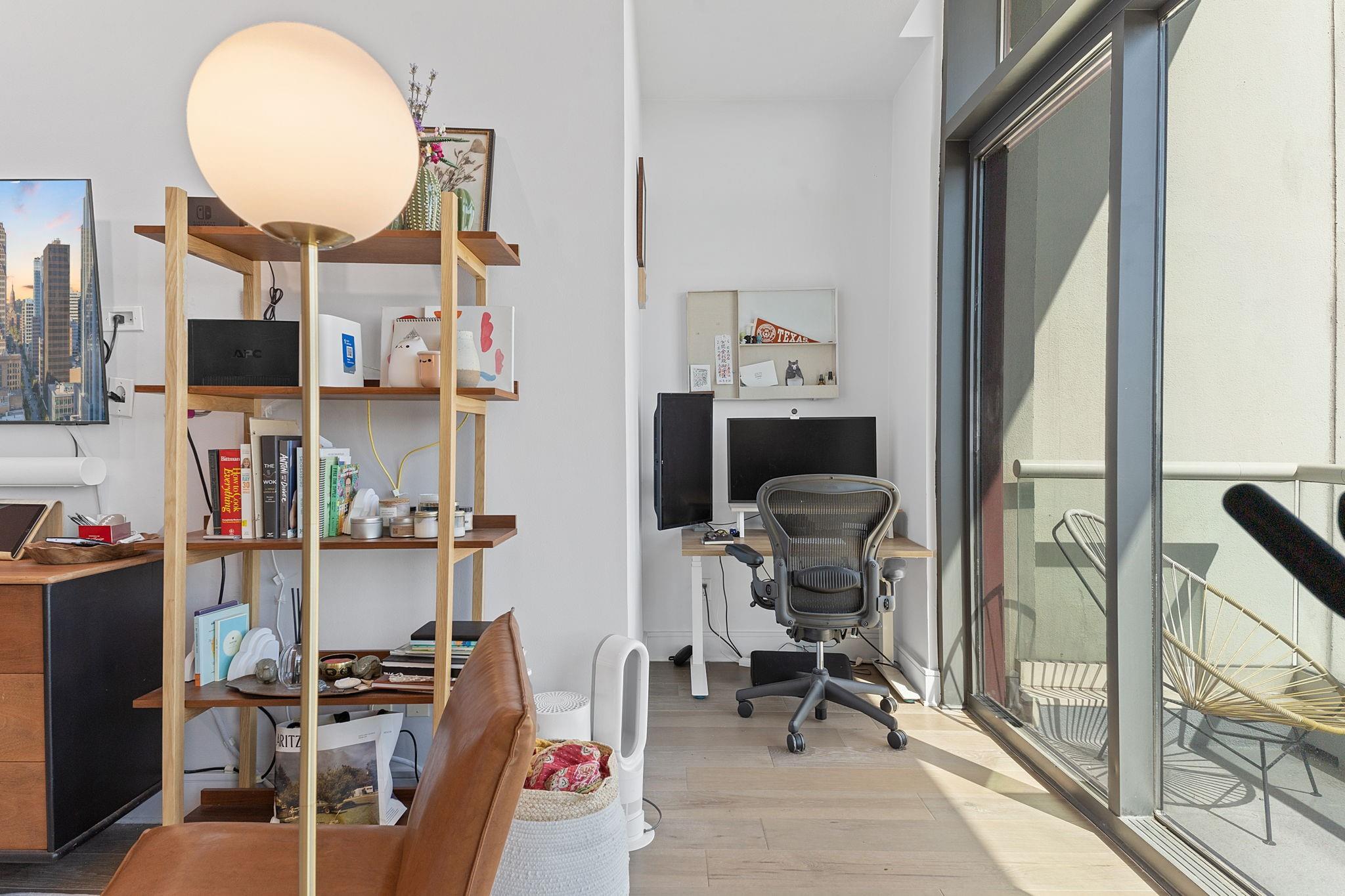 555 E 5th St # 817, Austin, TX 78701