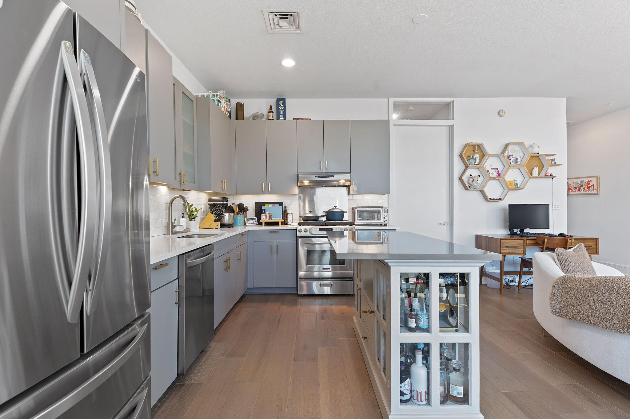 555 E 5th St # 817, Austin, TX 78701