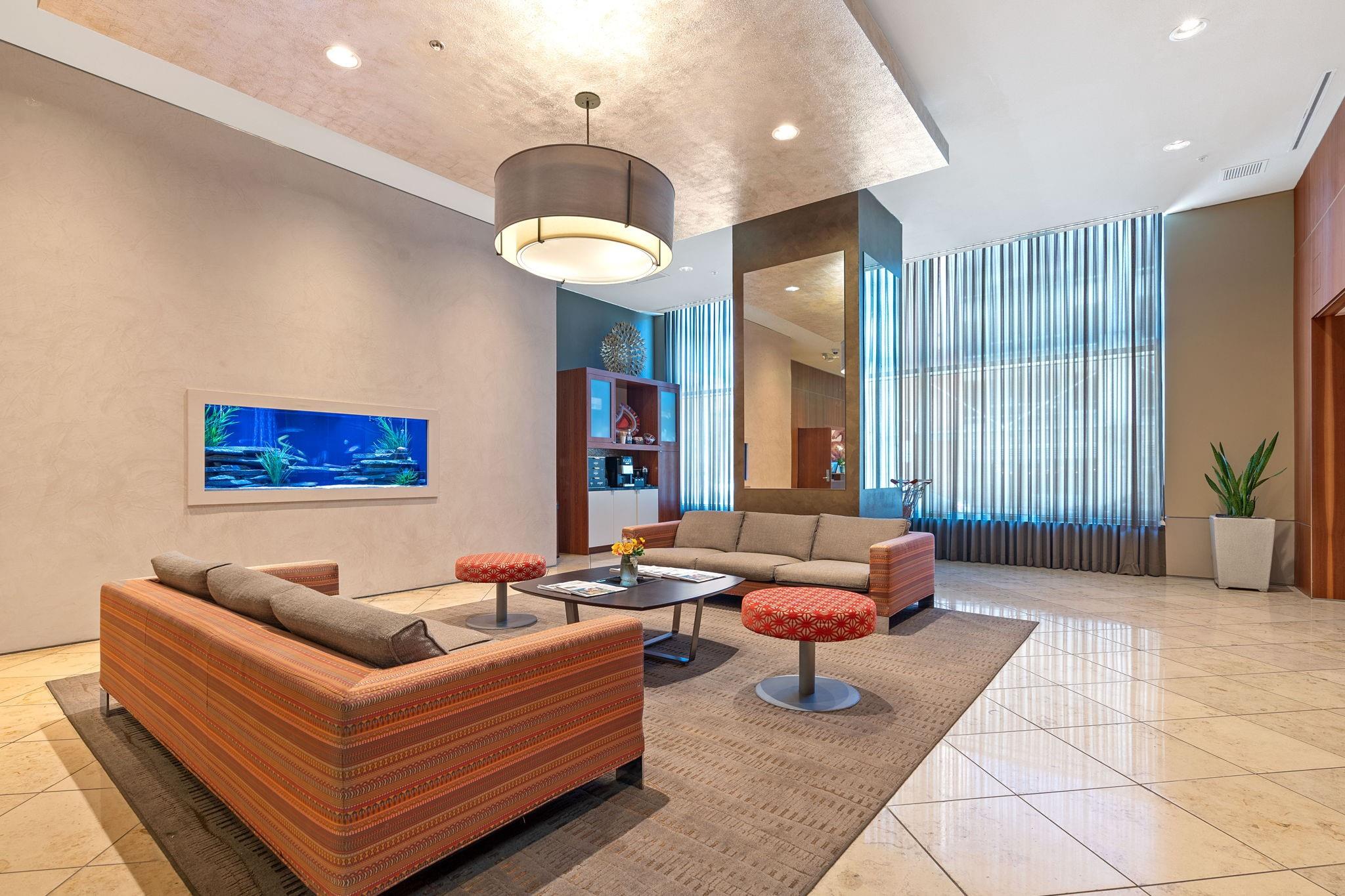 555 E 5th St # 817, Austin, TX 78701