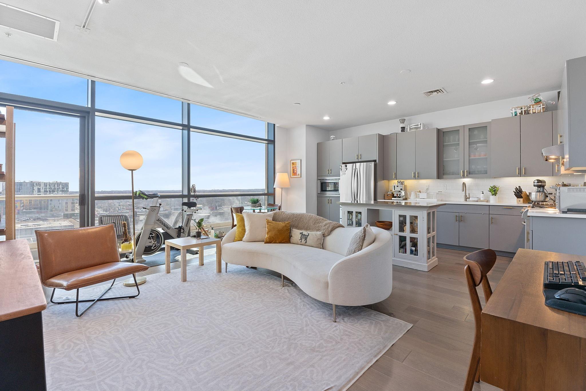 555 E 5th St # 817, Austin, TX 78701