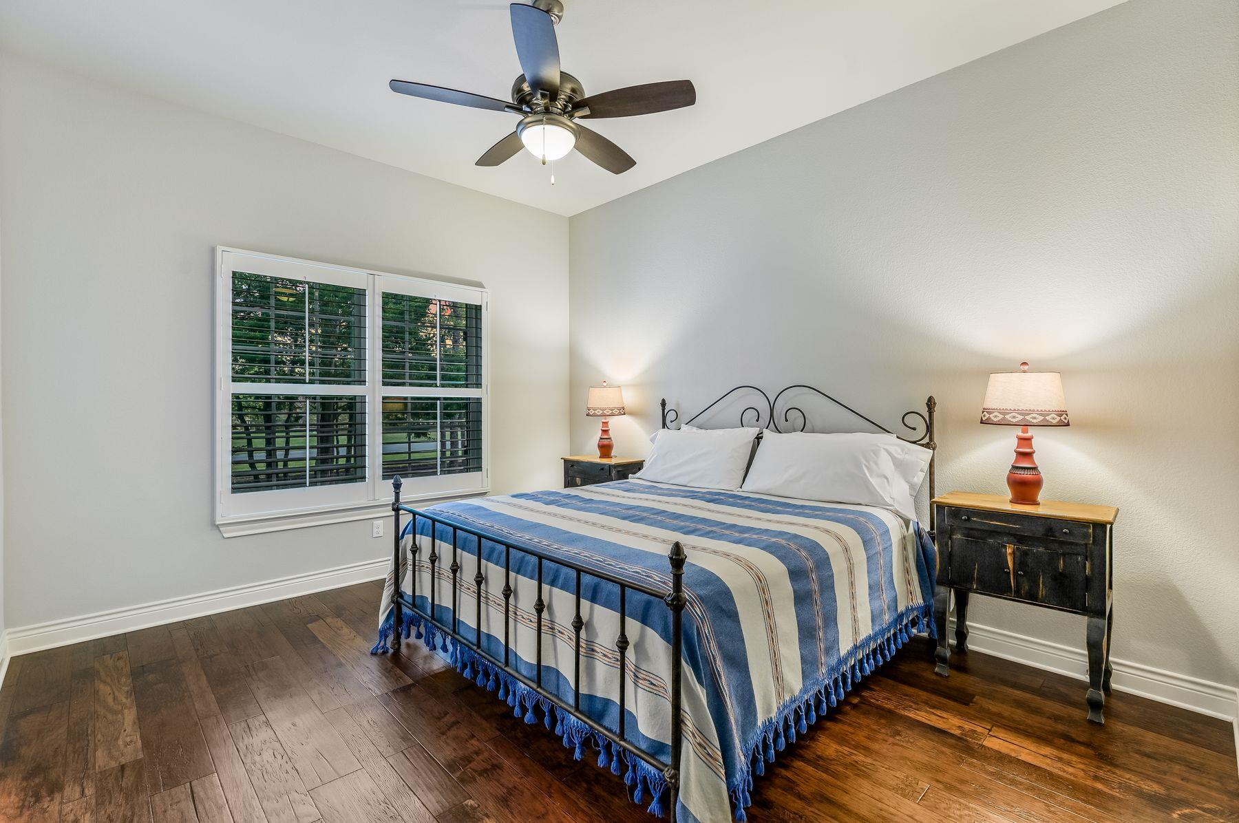115 Mills Xing, Bastrop, TX 78602