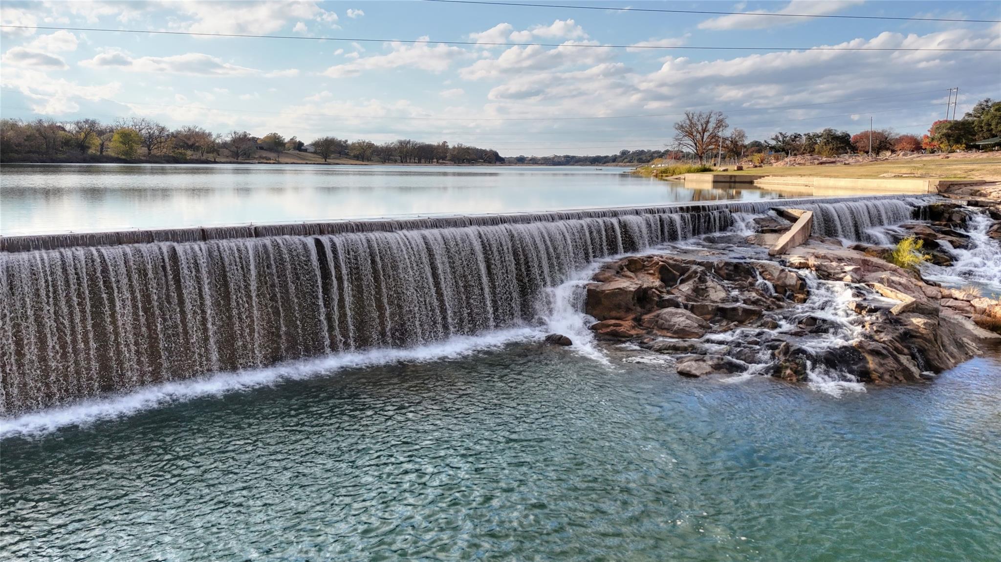 107 E Grayson St, Llano, TX 78643