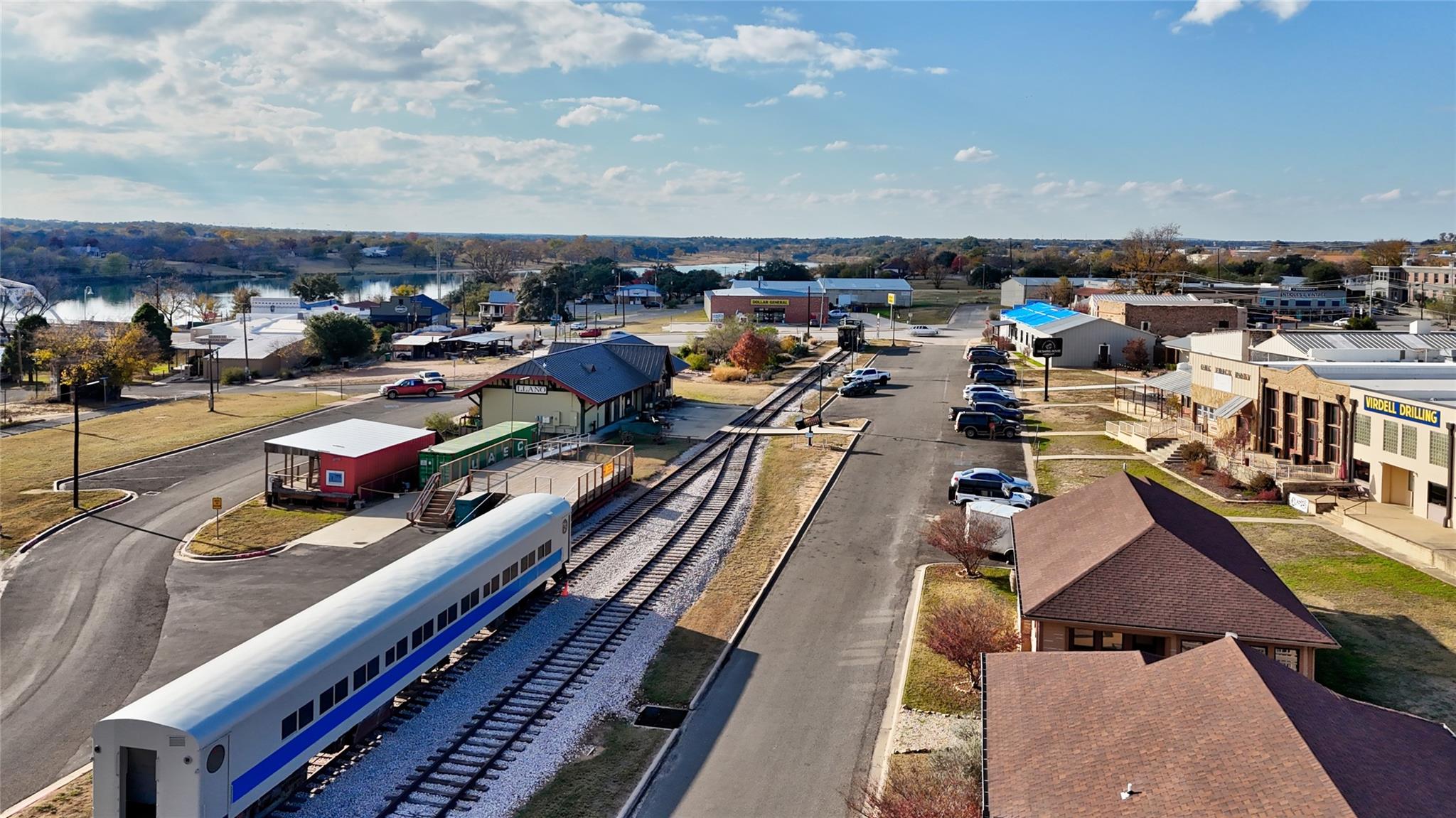 107 E Grayson St, Llano, TX 78643