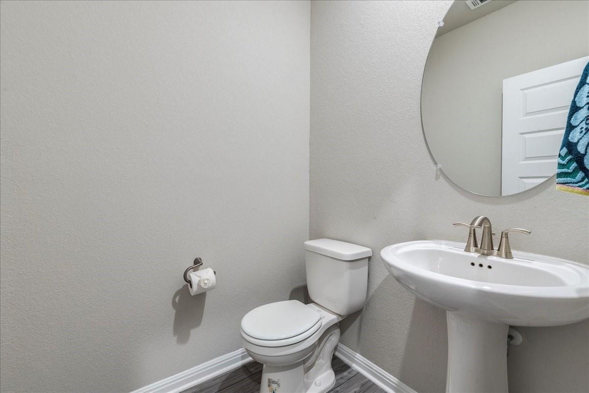 122 Fairmeadow Downs Dr, Hutto, TX 78634