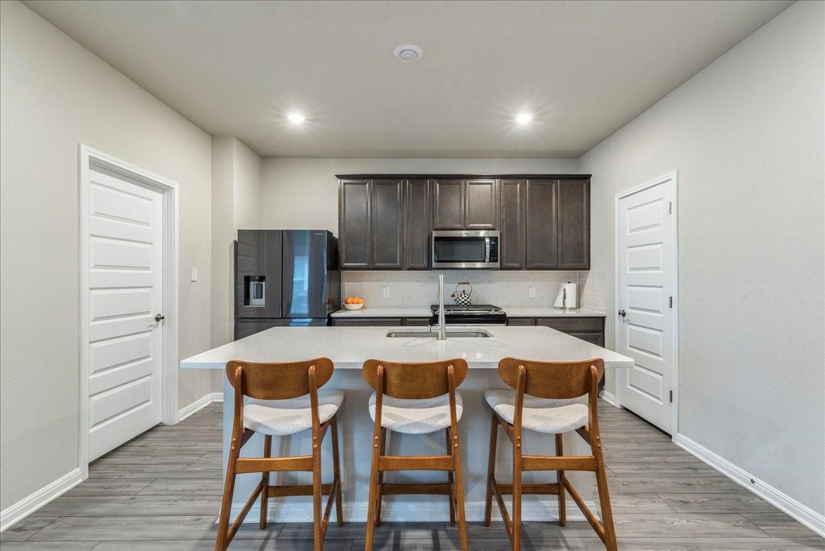 122 Fairmeadow Downs Dr, Hutto, TX 78634