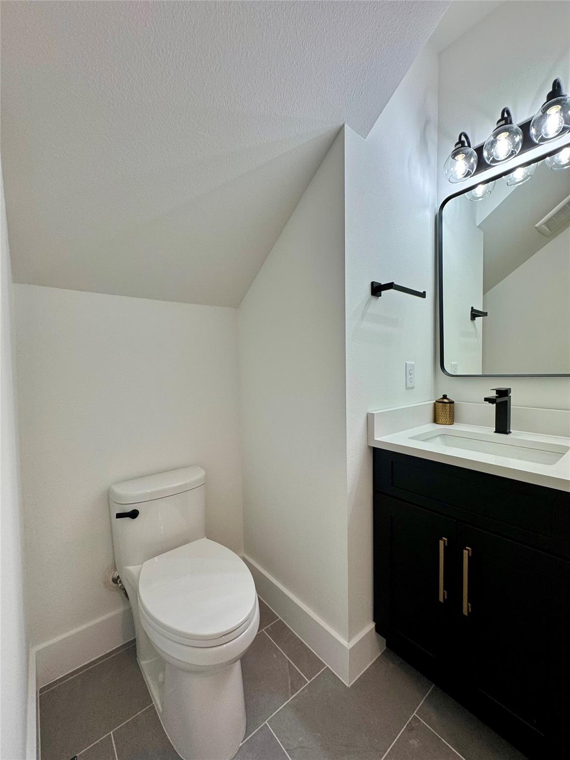 1708 Canterbury St # 2, Austin, TX 78702