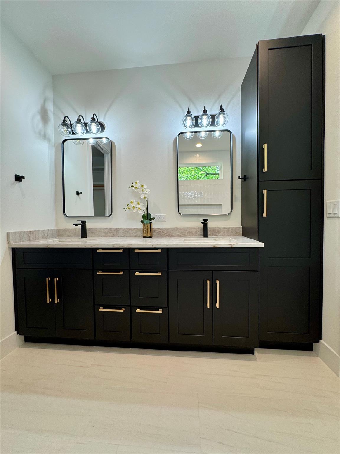 1708 Canterbury St # 2, Austin, TX 78702