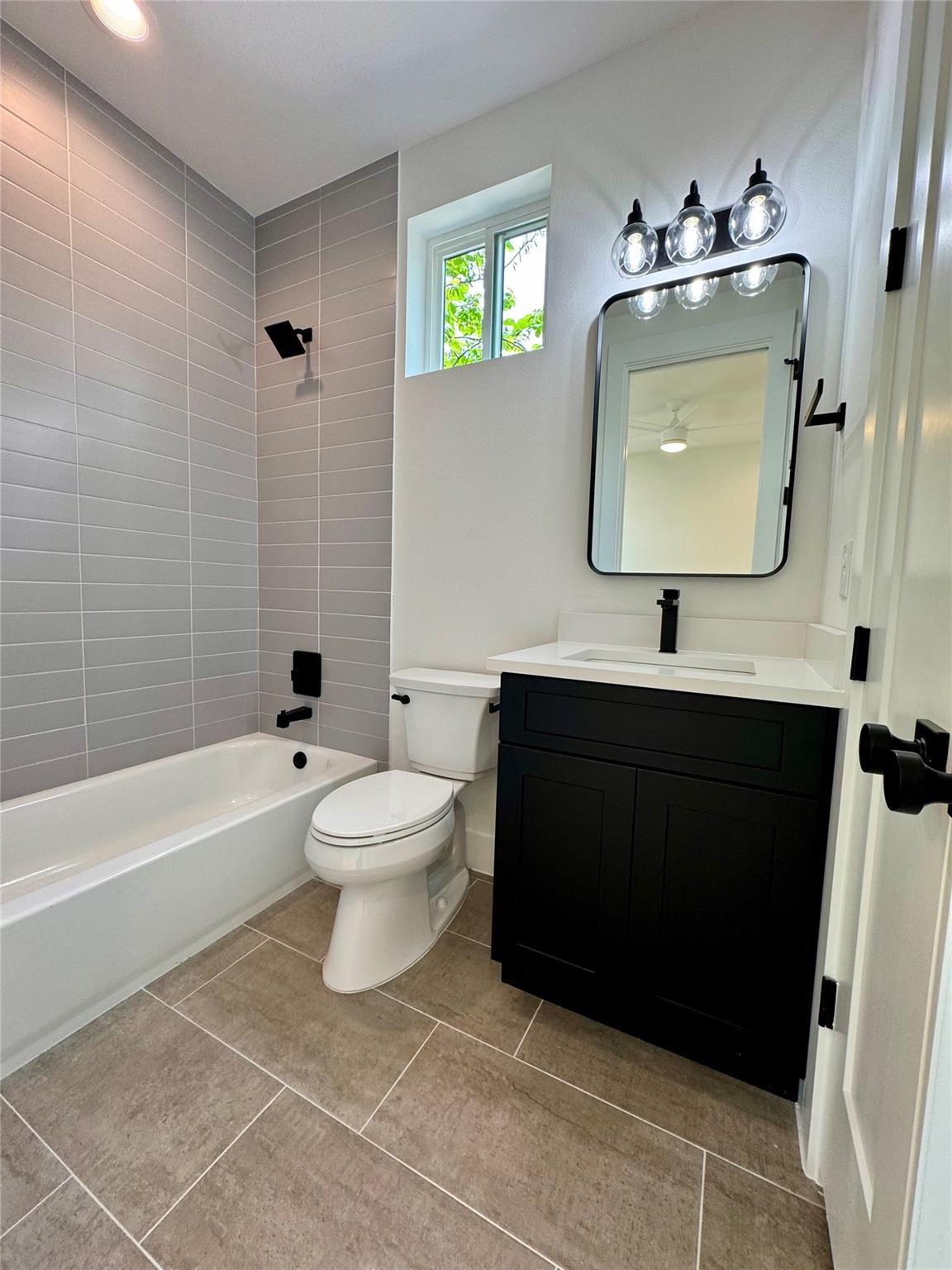 1708 Canterbury St # 2, Austin, TX 78702