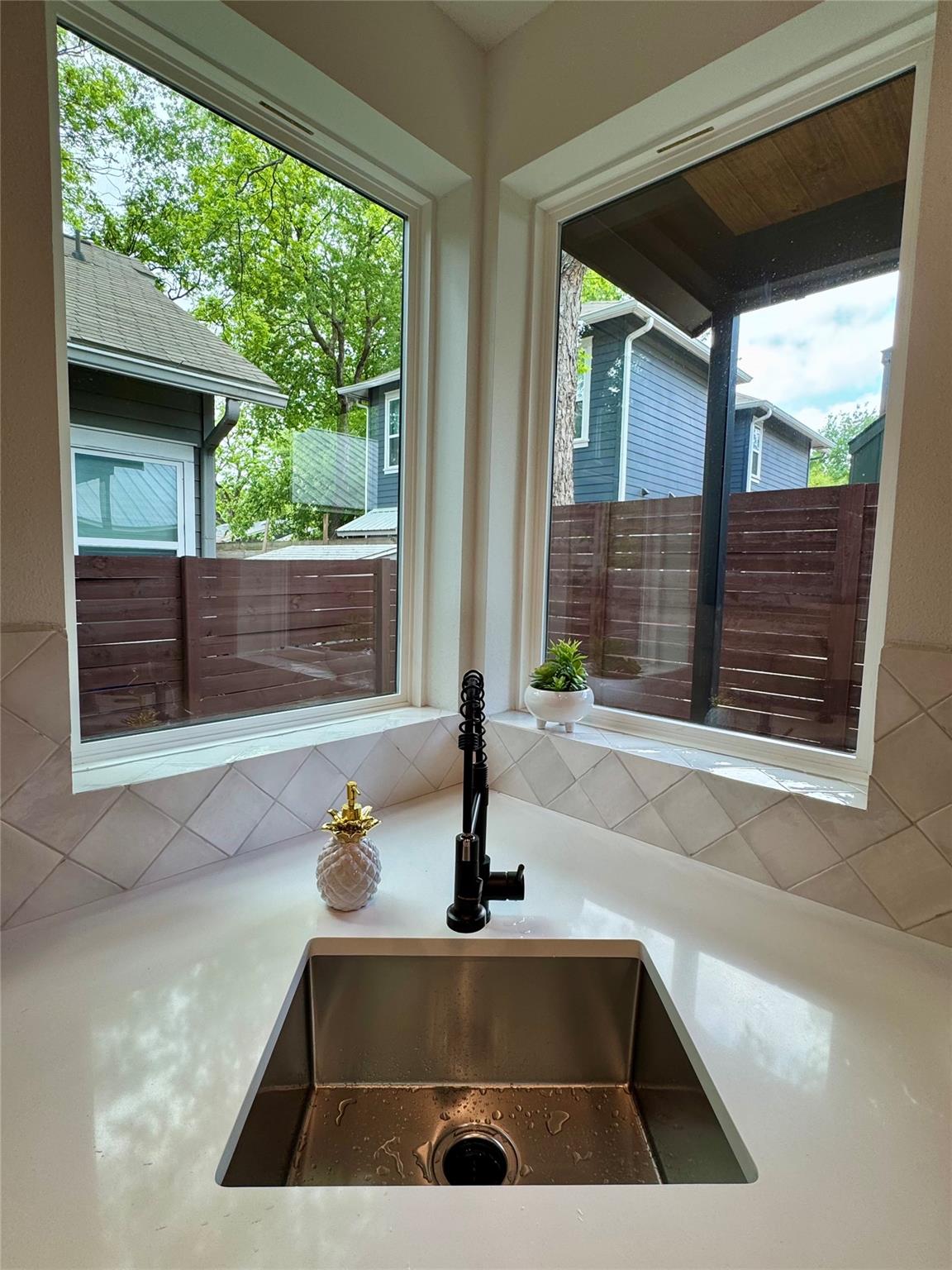 1708 Canterbury St # 2, Austin, TX 78702