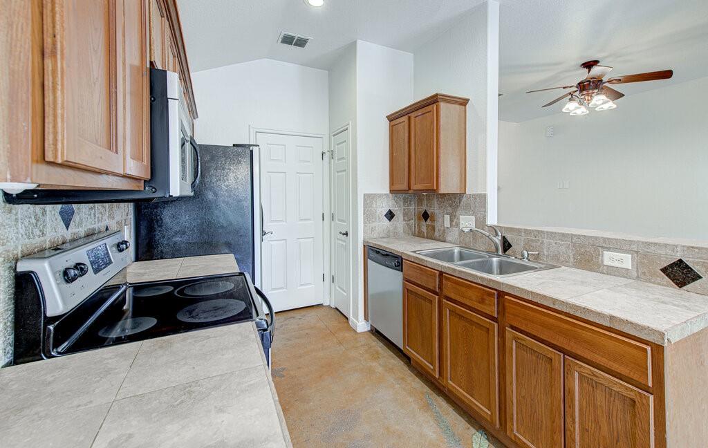 11 Rambling Creek Cir, Wimberley, TX 78676
