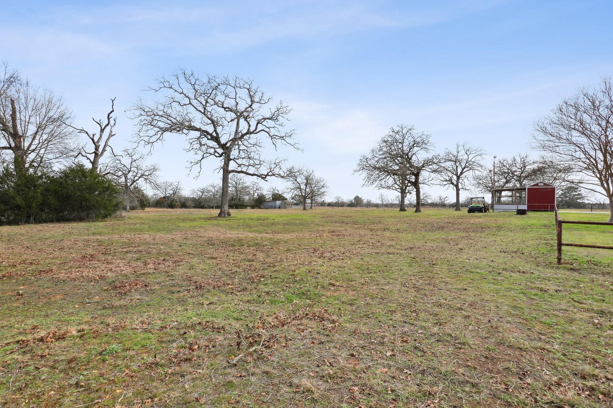 596 Nink Rd, Smithville, TX 78957
