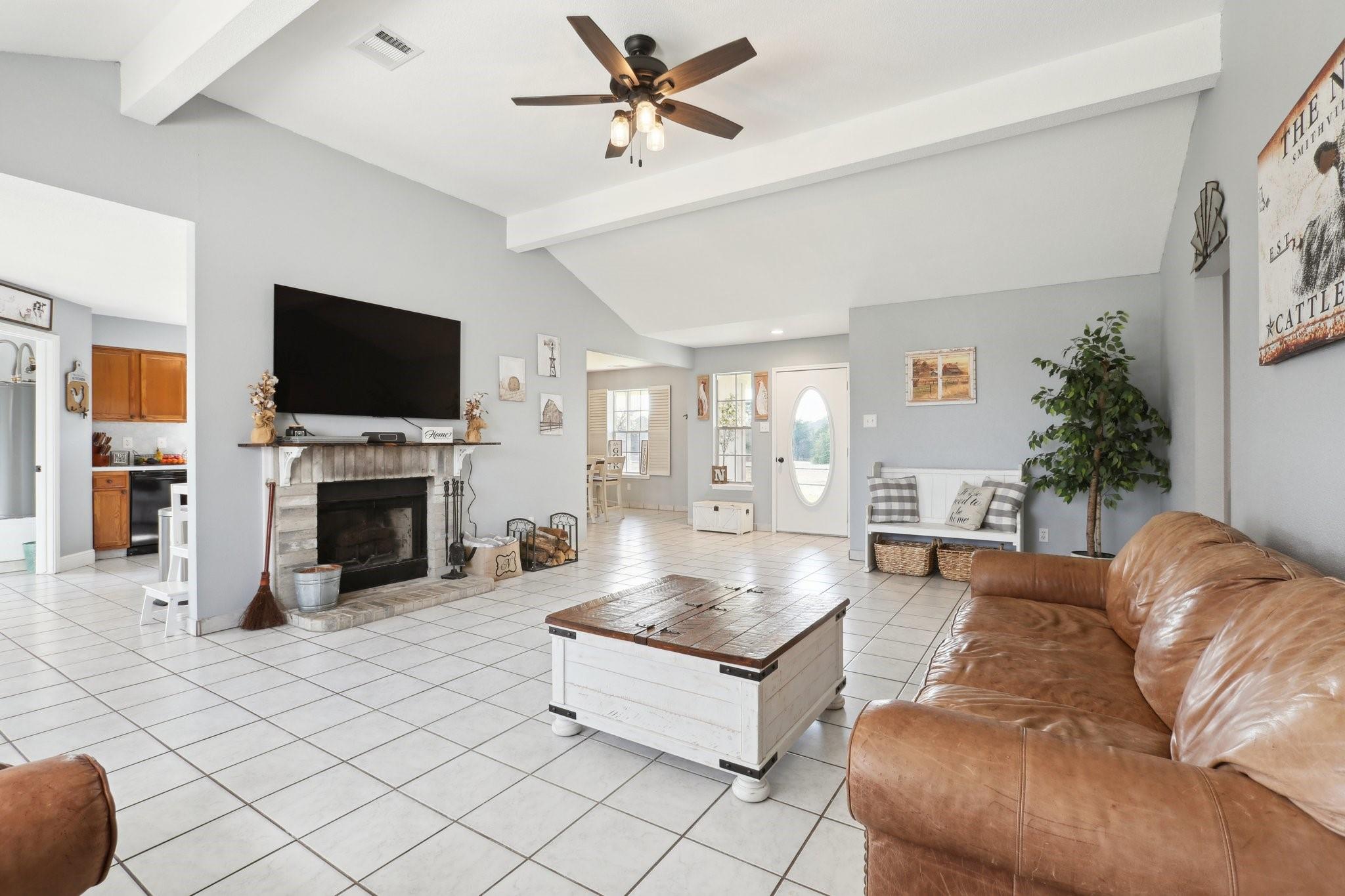 596 Nink Rd, Smithville, TX 78957