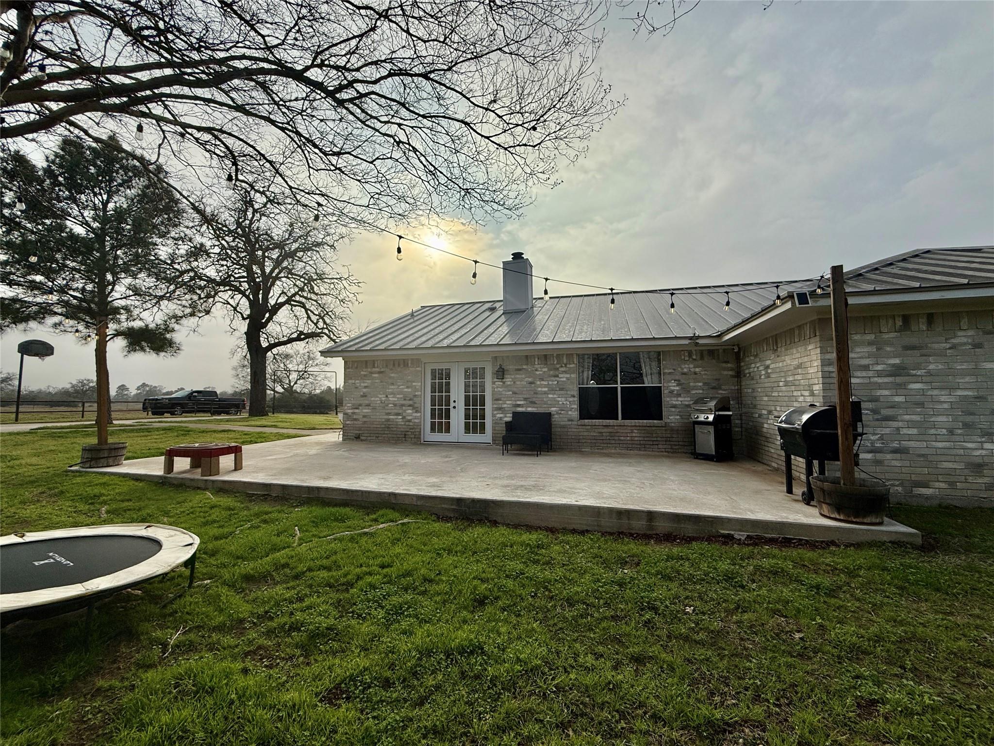 596 Nink Rd, Smithville, TX 78957
