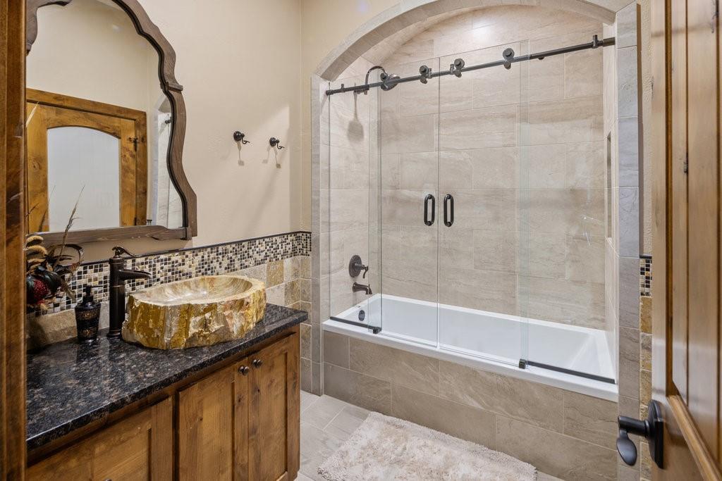 1450 Los Escondidos St, Marble Falls, TX 78654