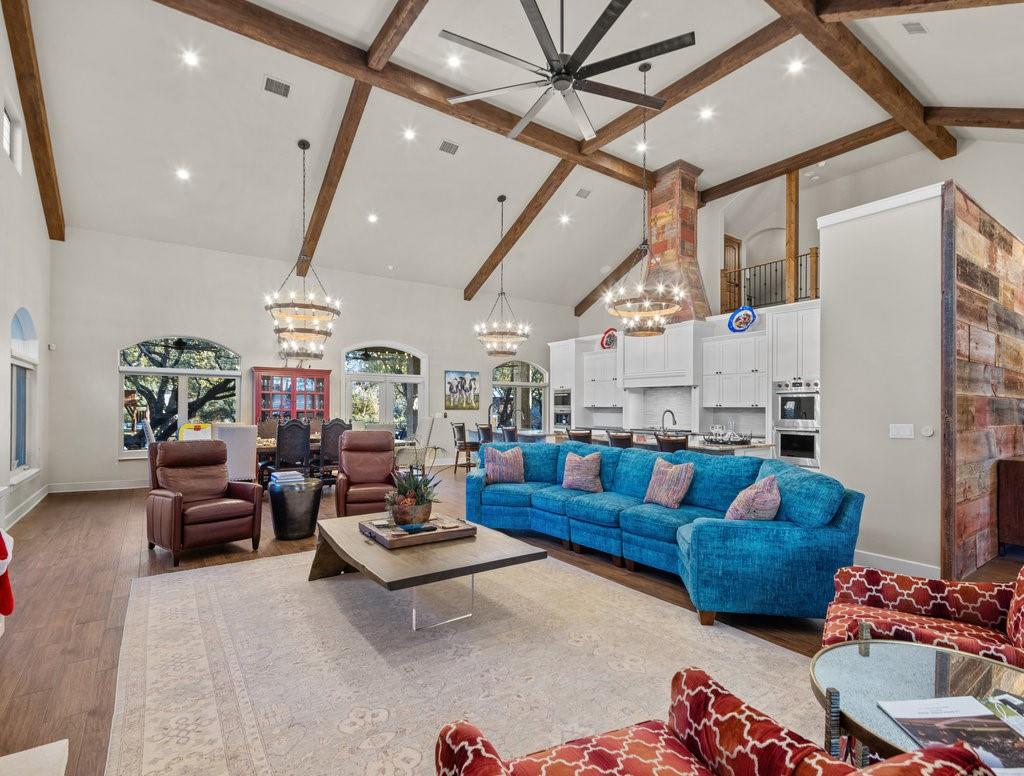 1450 Los Escondidos St, Marble Falls, TX 78654