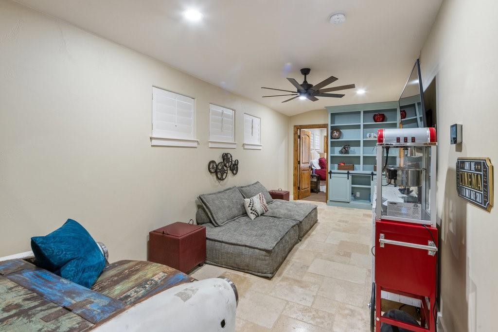 1450 Los Escondidos St, Marble Falls, TX 78654