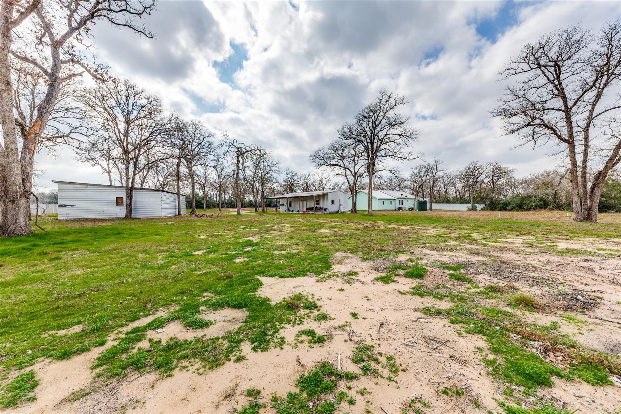 1415 E Highway 90, Luling, TX 78648