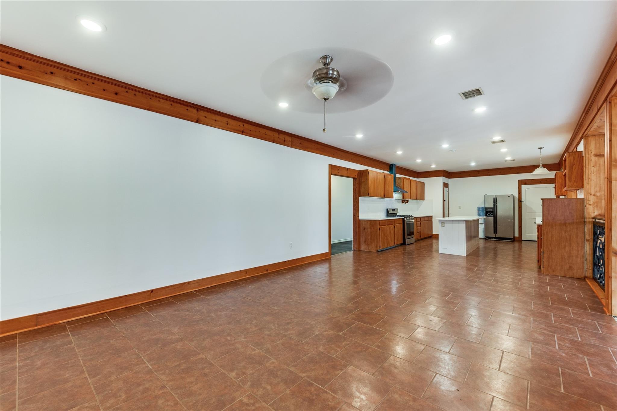 1415 E Highway 90, Luling, TX 78648