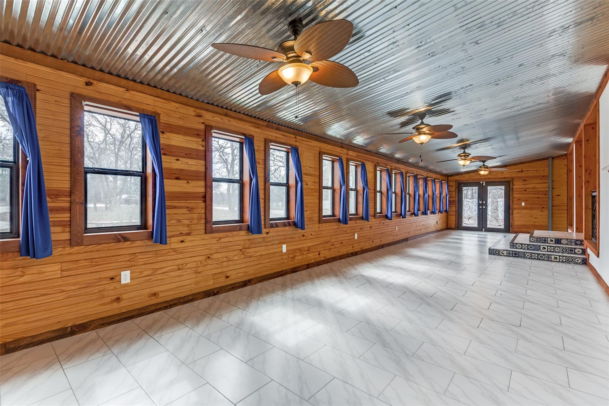 1415 E Highway 90, Luling, TX 78648
