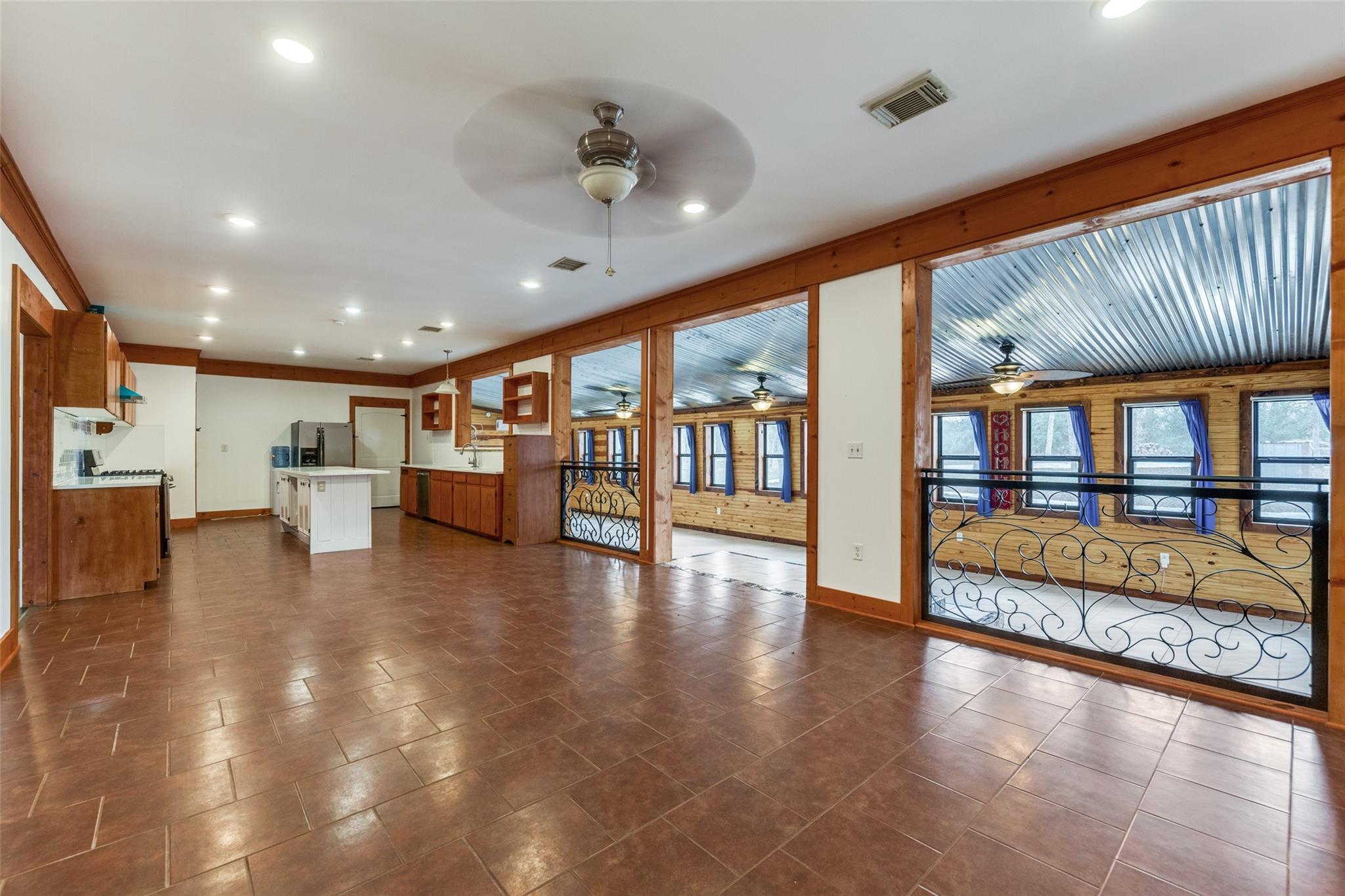 1415 E Highway 90, Luling, TX 78648