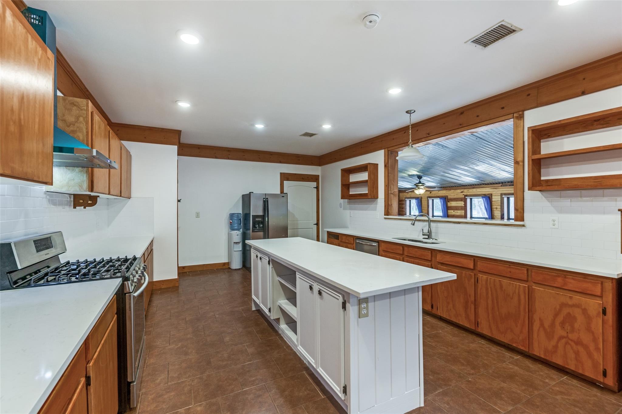 1415 E Highway 90, Luling, TX 78648