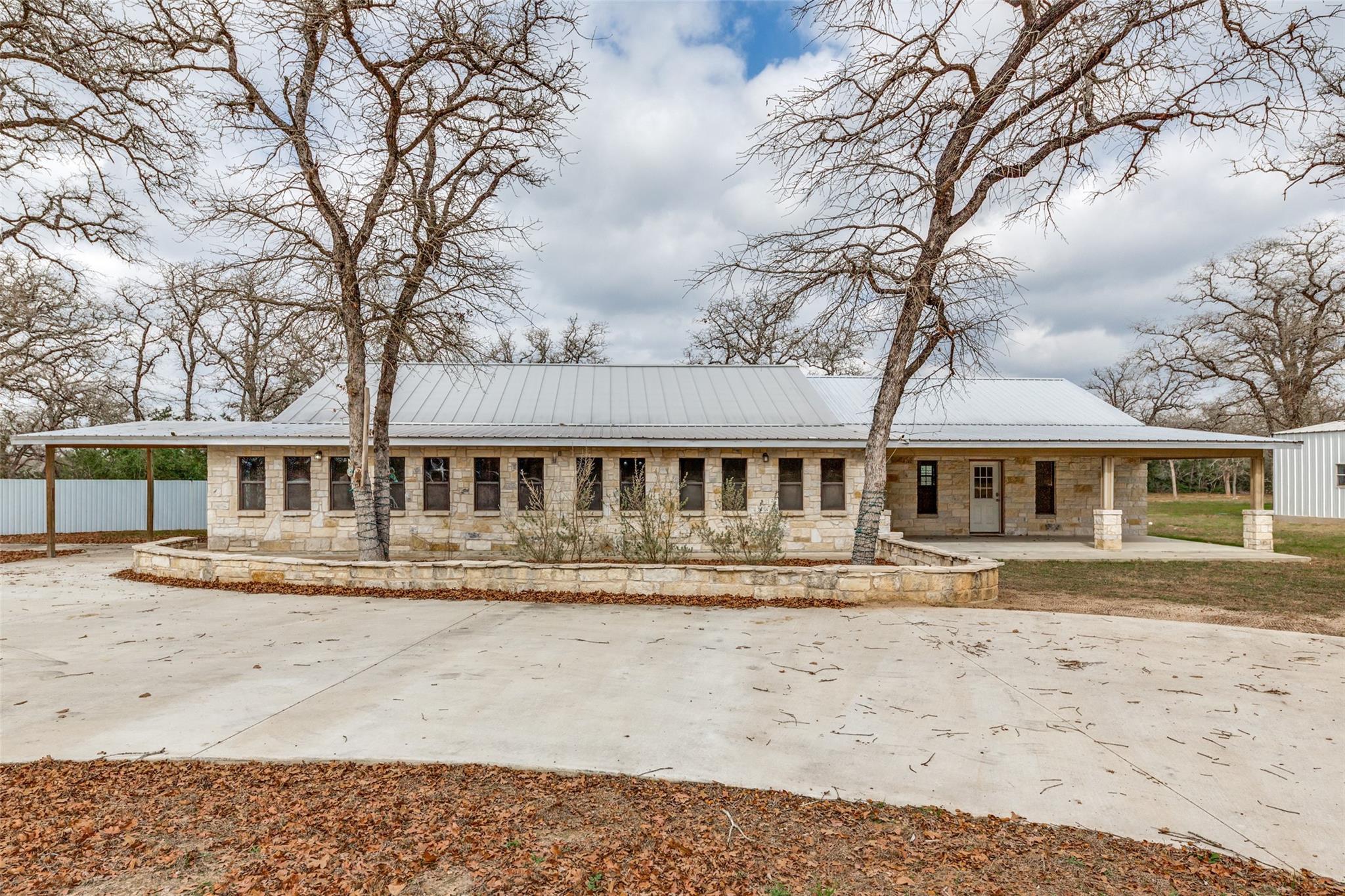 1415 E Highway 90, Luling, TX 78648
