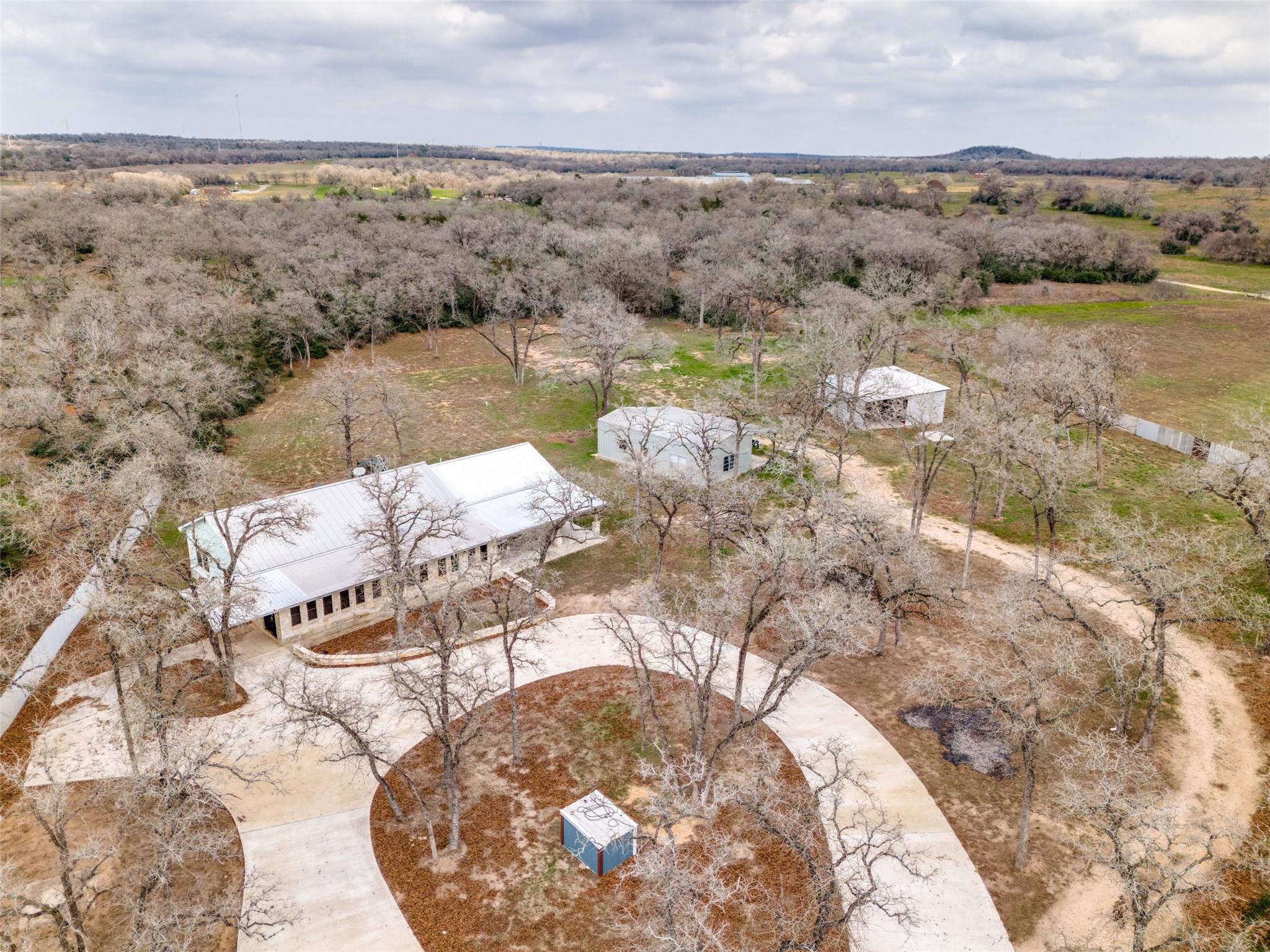 1415 E Highway 90, Luling, TX 78648