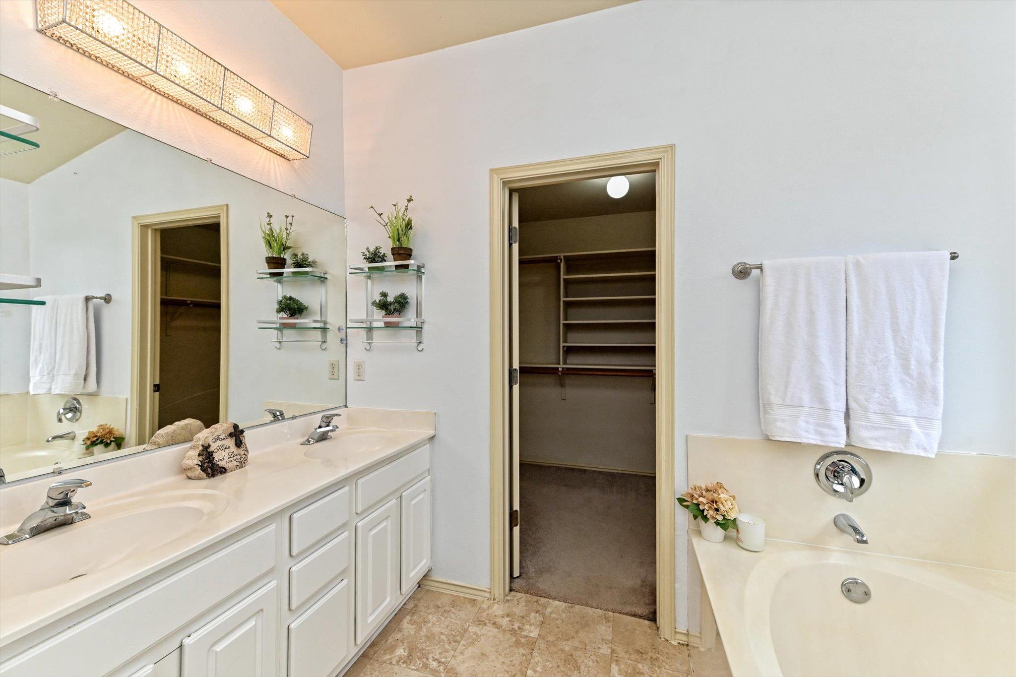 4437 Chickasaw Ct, Austin, TX 78749