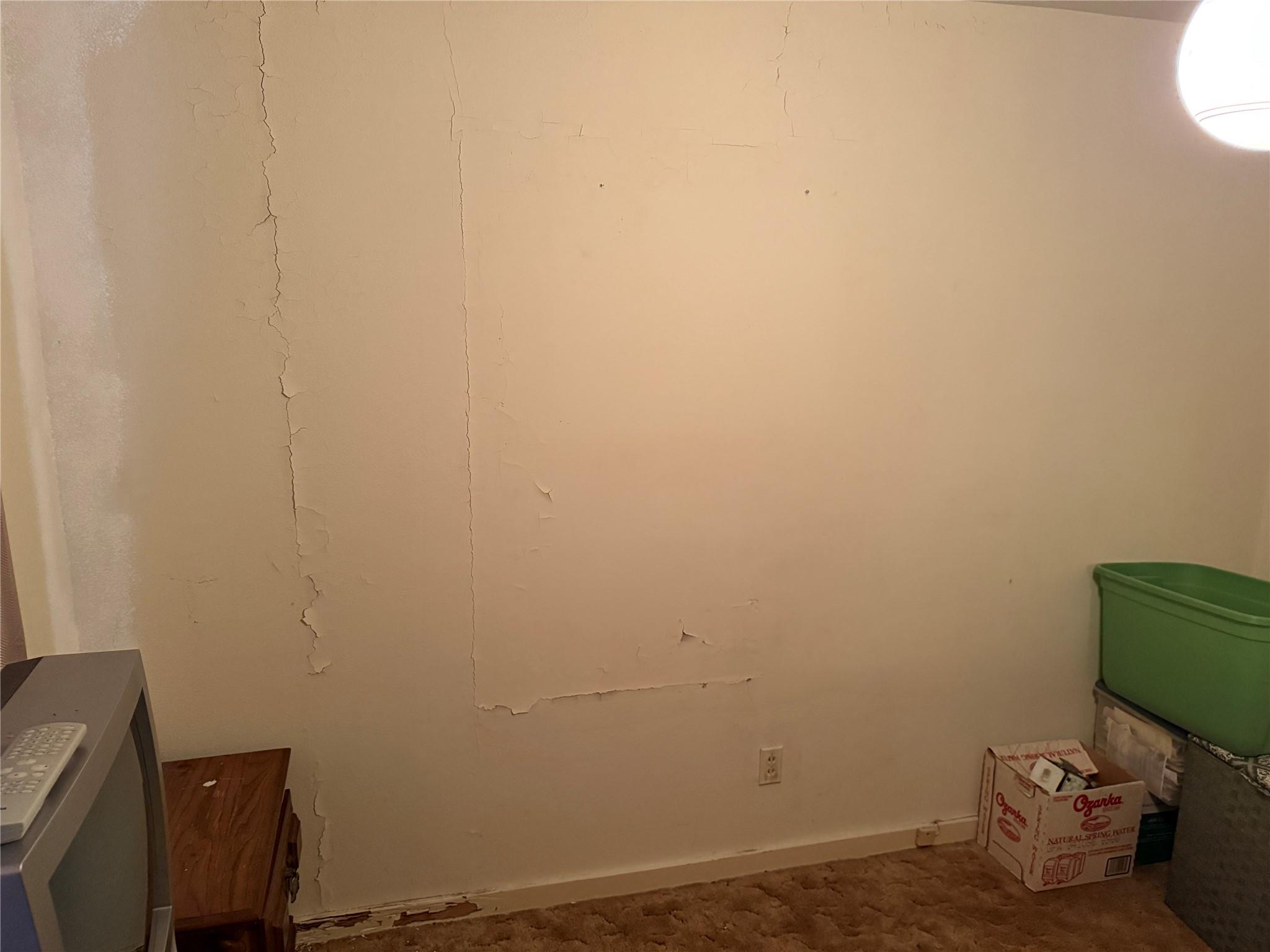 823 N Ellis St, Giddings, TX 78942