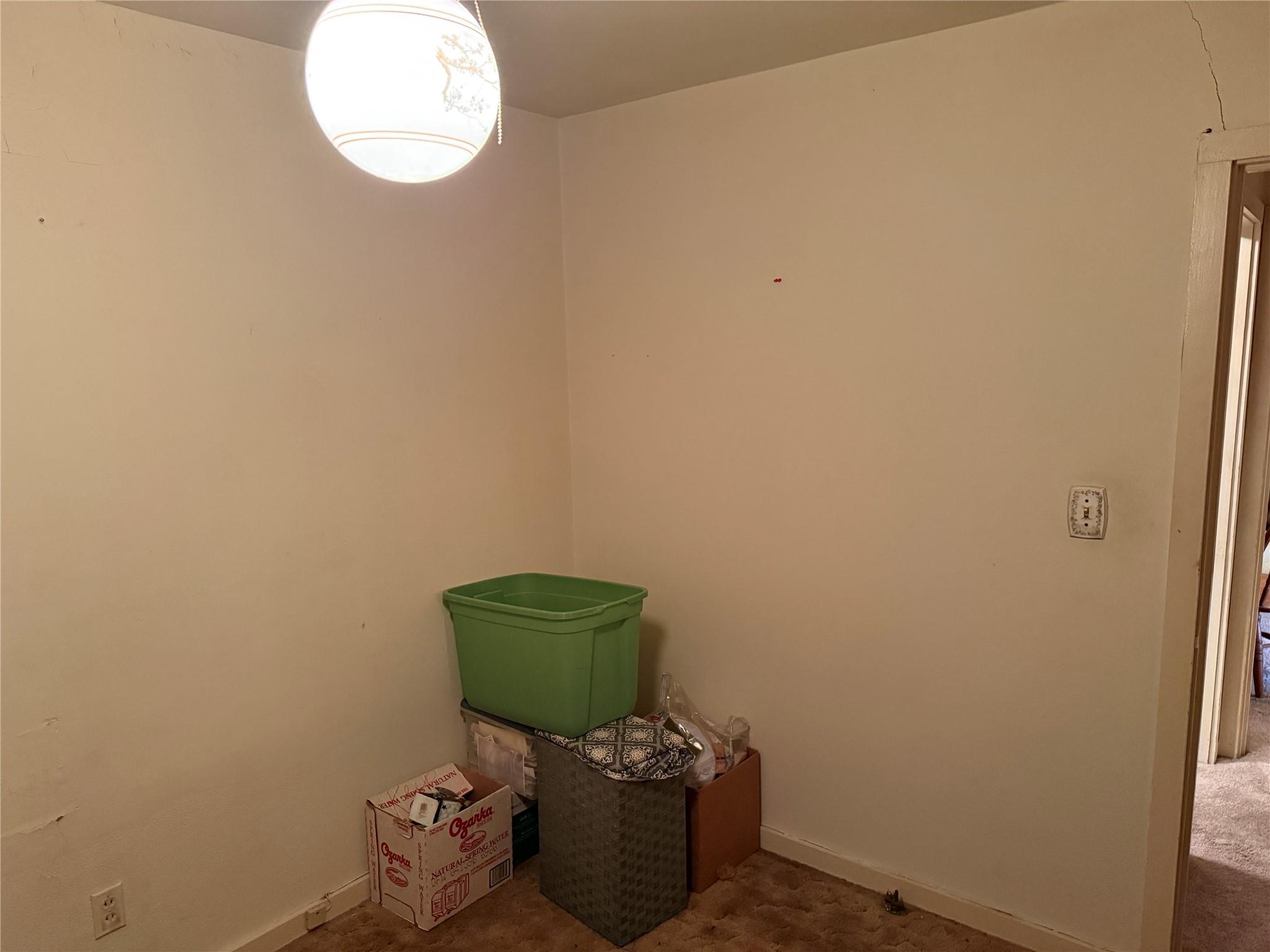 823 N Ellis St, Giddings, TX 78942