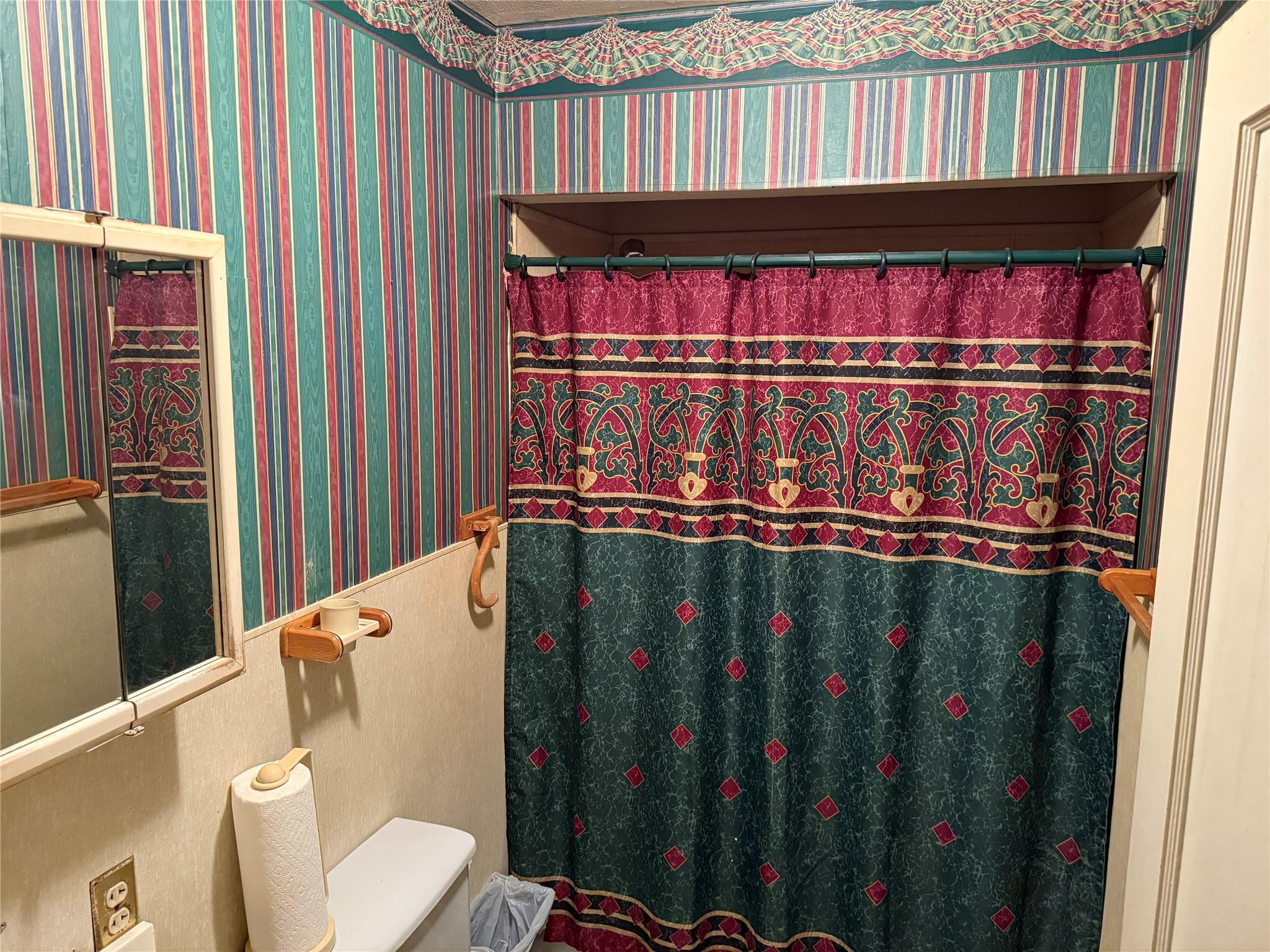 823 N Ellis St, Giddings, TX 78942