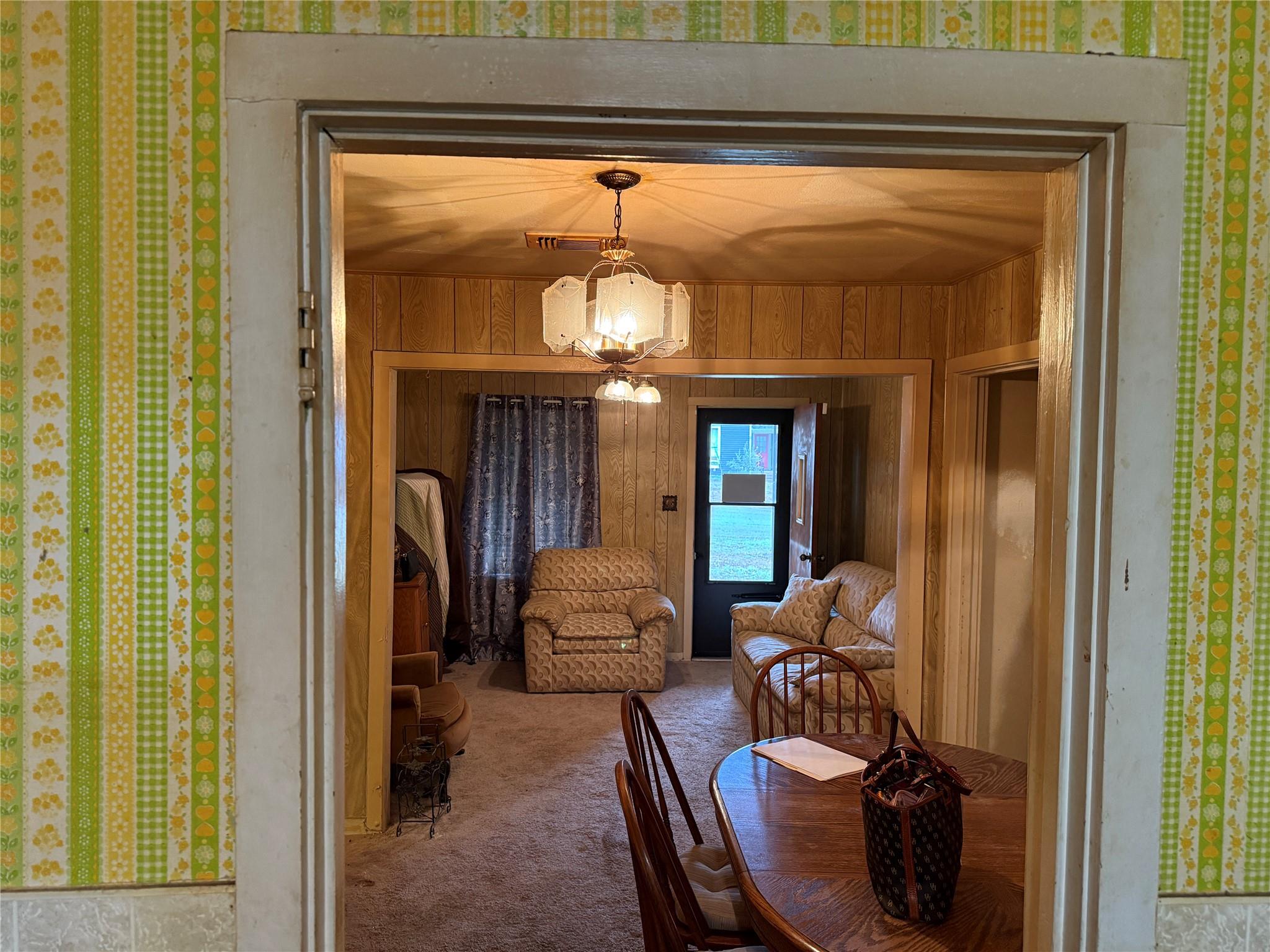 823 N Ellis St, Giddings, TX 78942