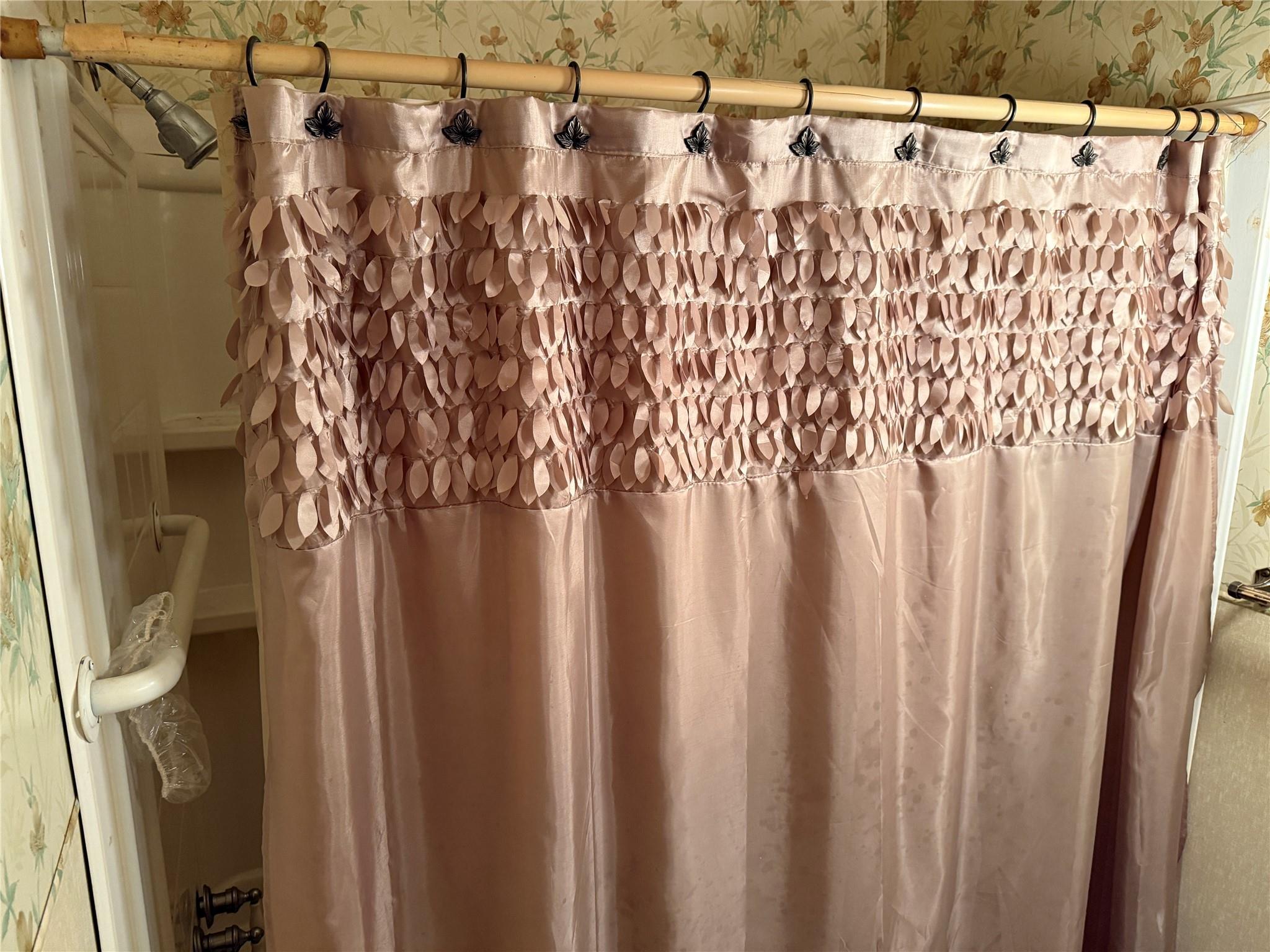 823 N Ellis St, Giddings, TX 78942